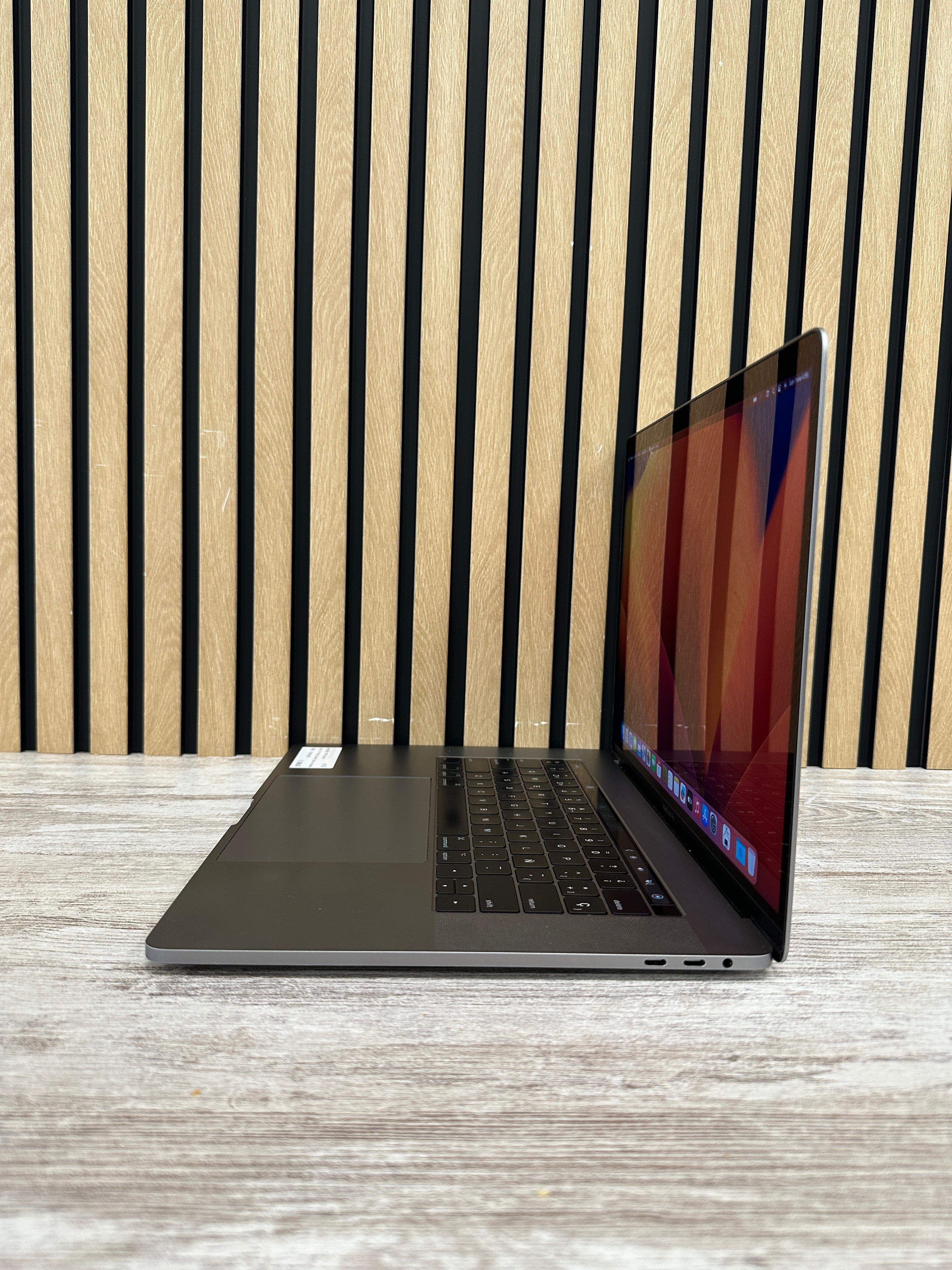 MacBook Pro 15" 2017 i7 16gb 500gb SSD - Moyacell