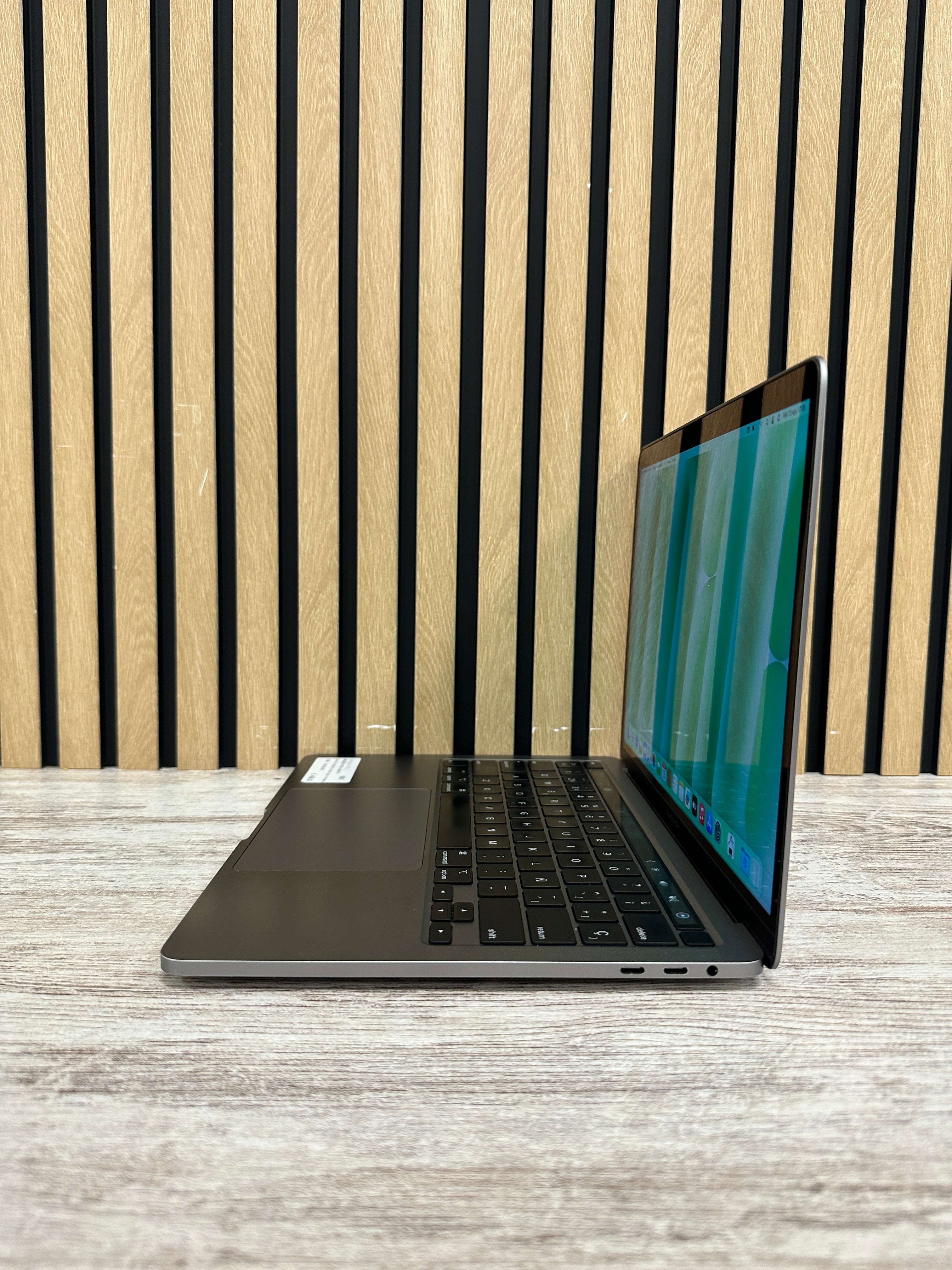MacBook Pro 13" 2020 TB i5 16gb 500gb SSD - Moyacell