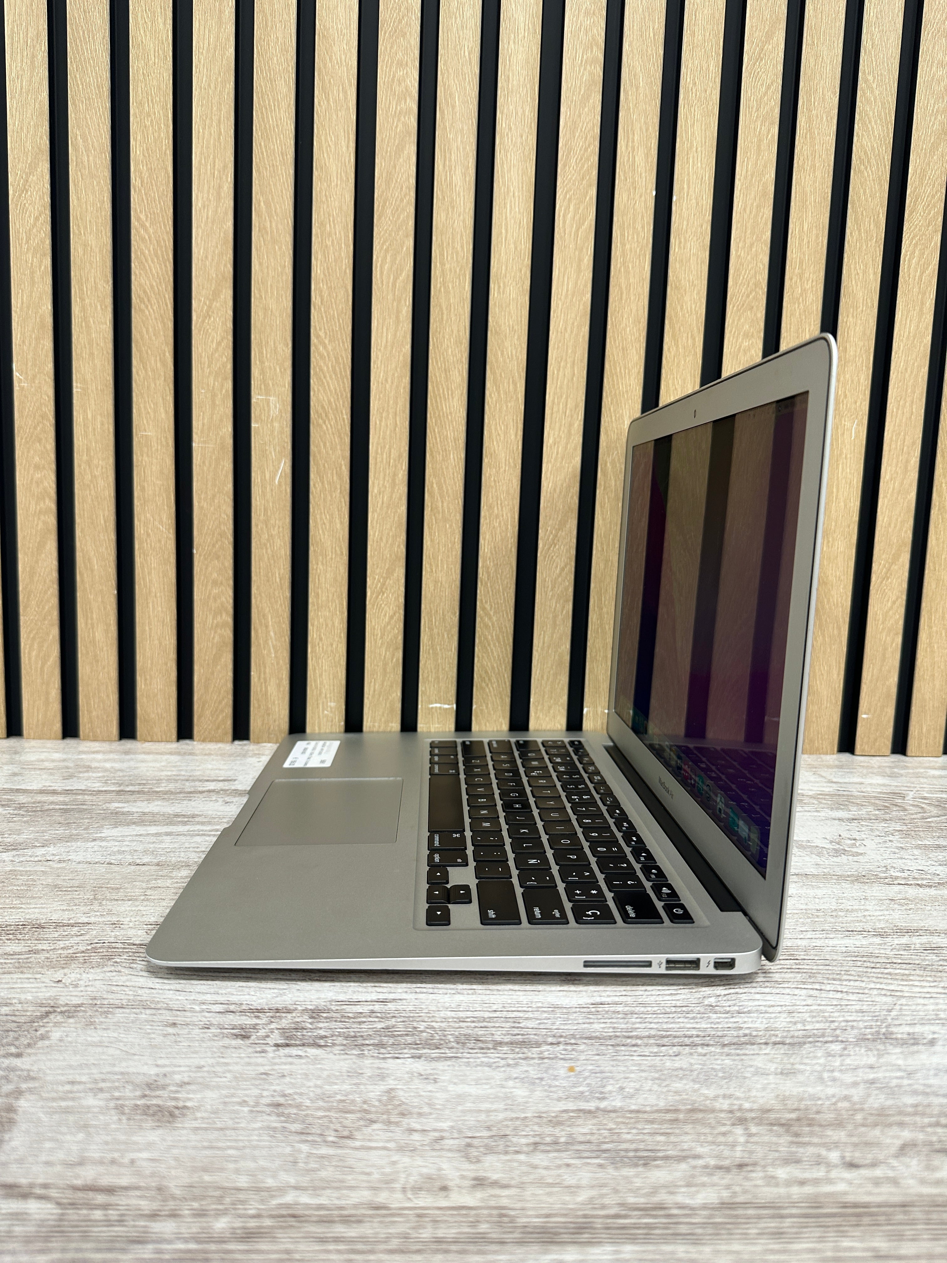 MacBook Air 13" 2015 i5 4gb 128gb SSD