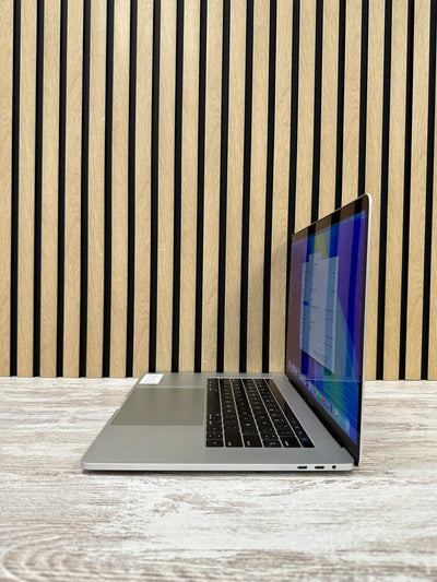 MacBook Pro 15" 2019 i9 32gb 1tb SSD