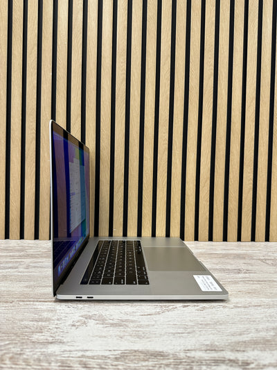 MacBook Pro 15" 2019 i9 32gb 1tb SSD