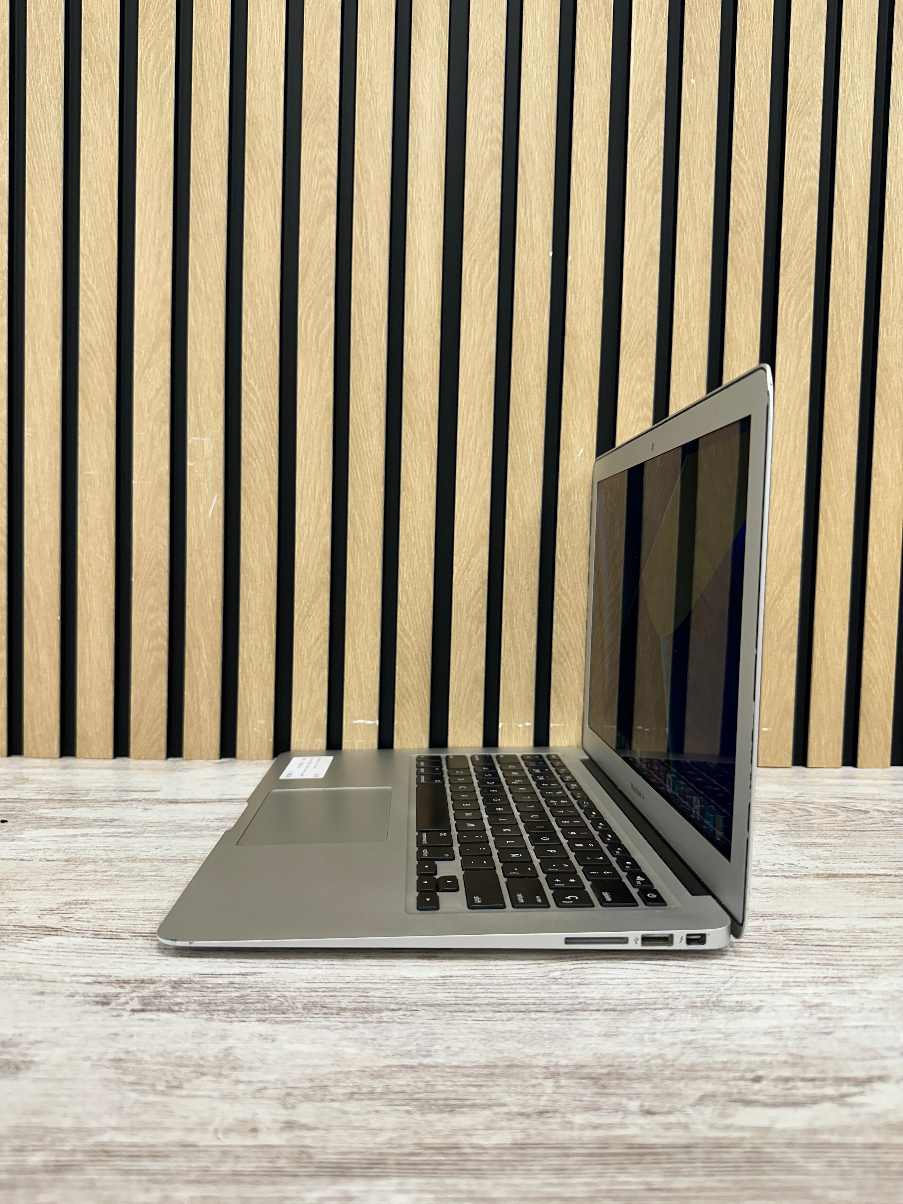 MacBook Air 13" 2017 i5 8gb 128gb SSD - Moyacell