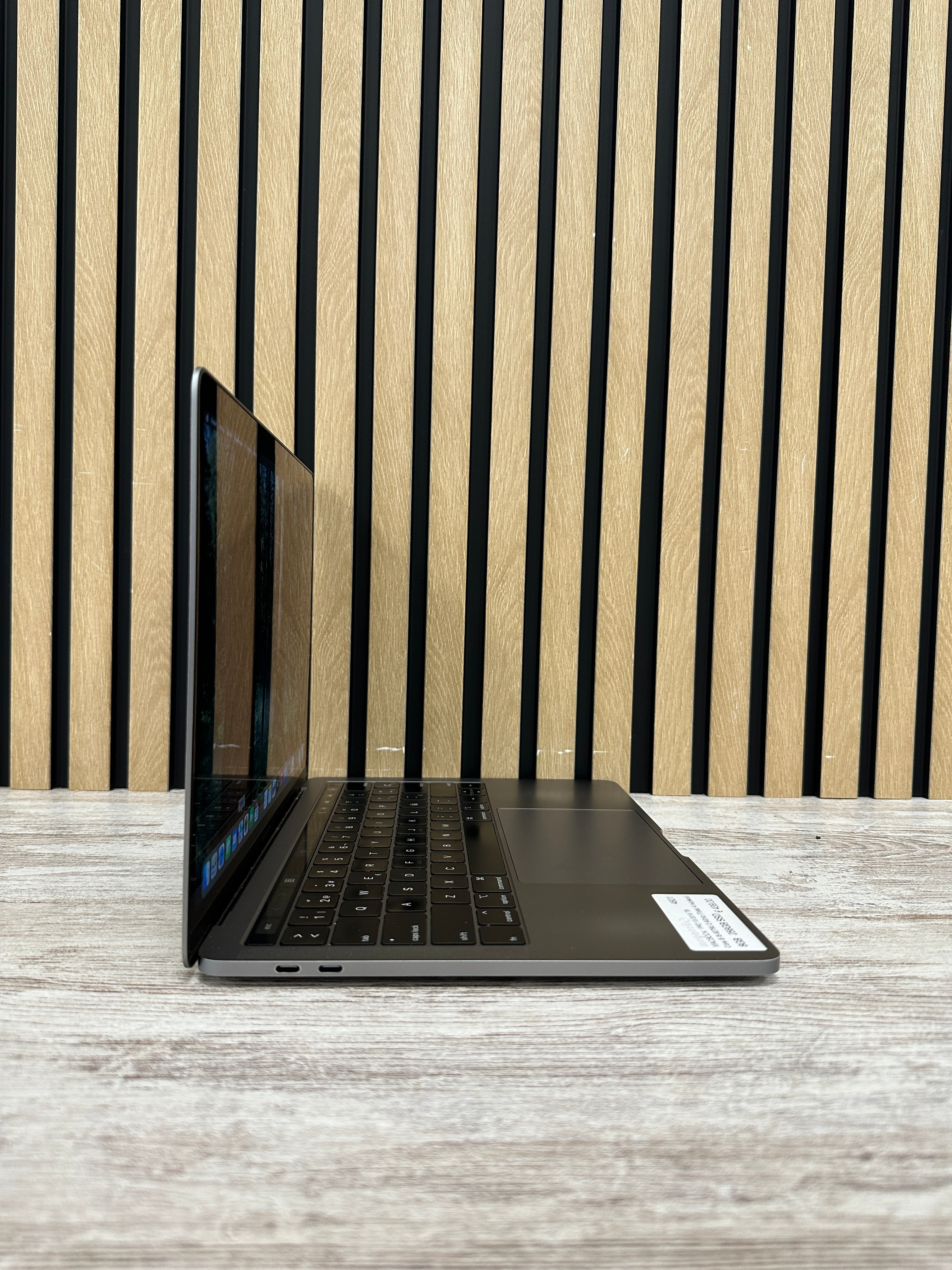 MacBook Pro 13" 2019 TB i5 8gb 256gb SSD