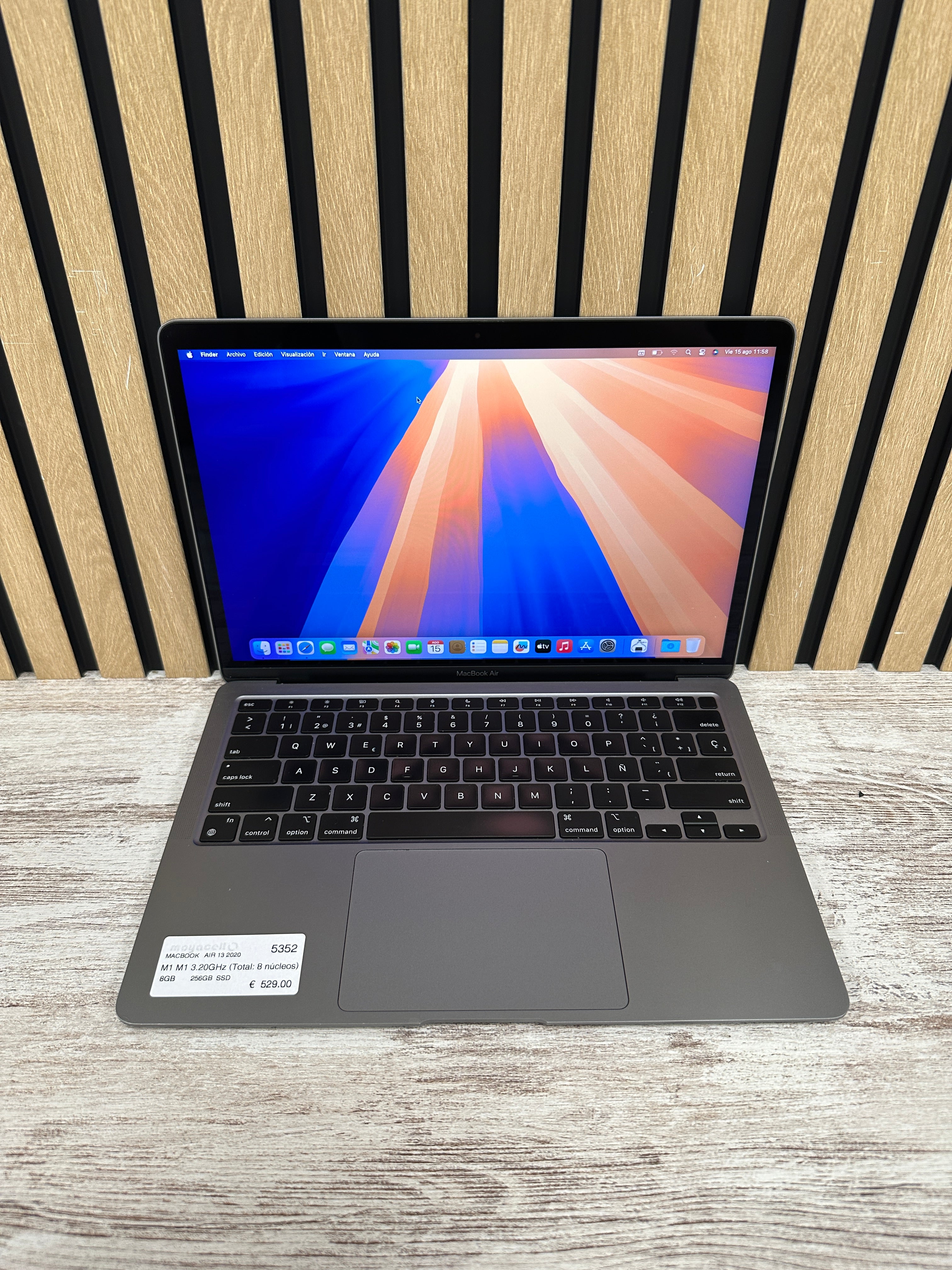 MacBook Air 13" 2020 M1 8gb 256gb SSD