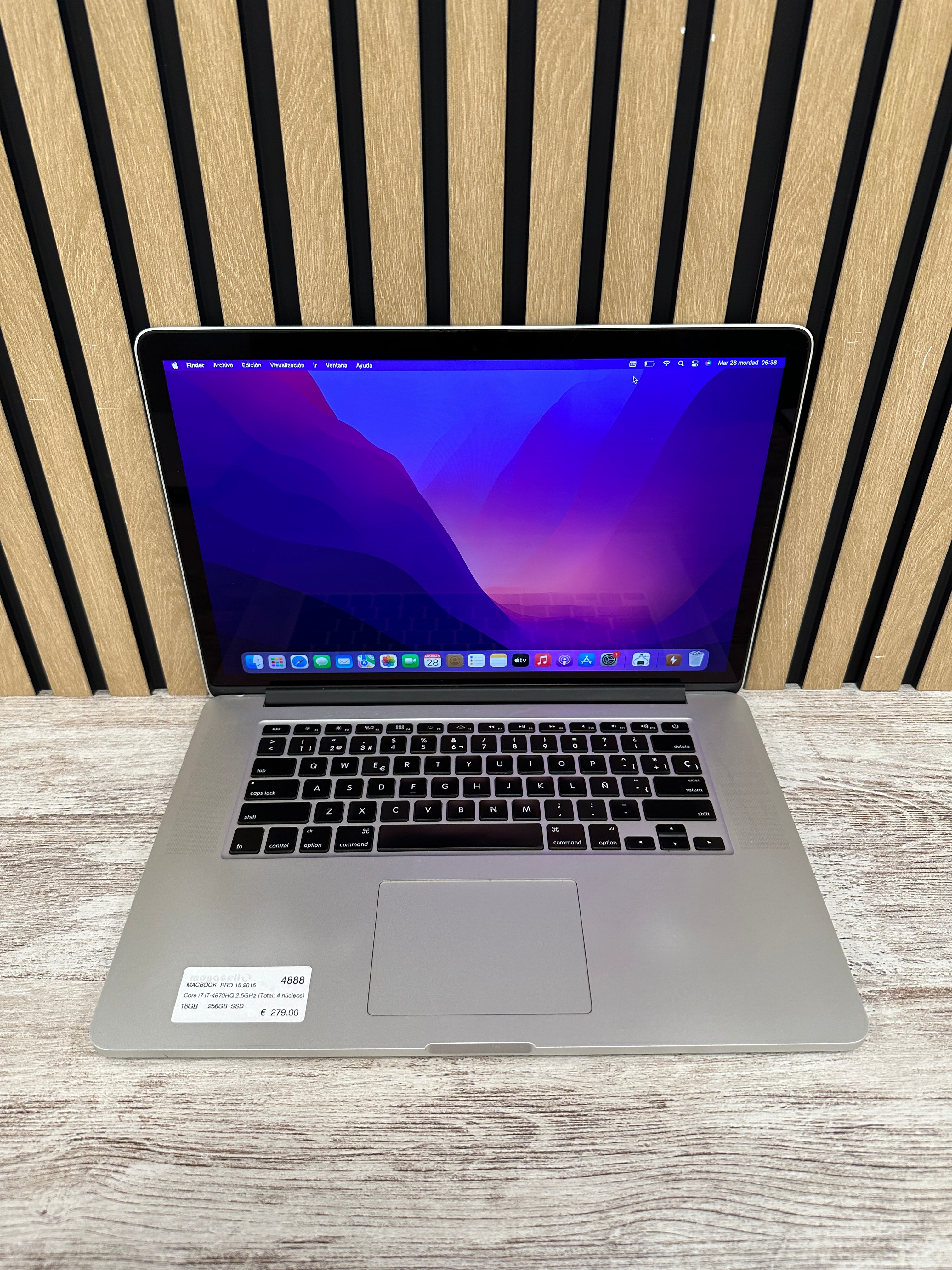 MacBook Pro 15" 2015 i7 16gb 256gb SSD