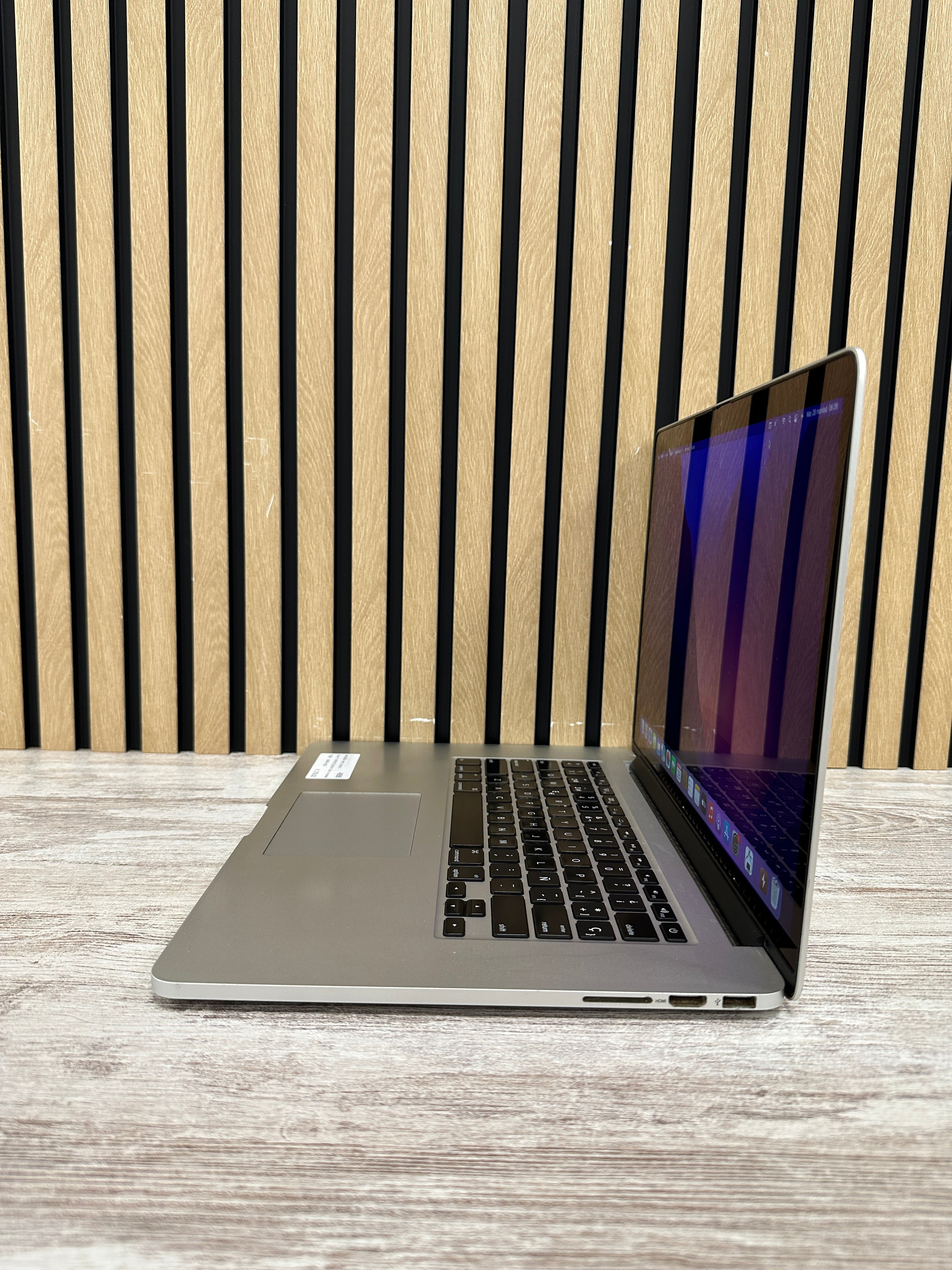 MacBook Pro 15" 2015 i7 16gb 256gb SSD