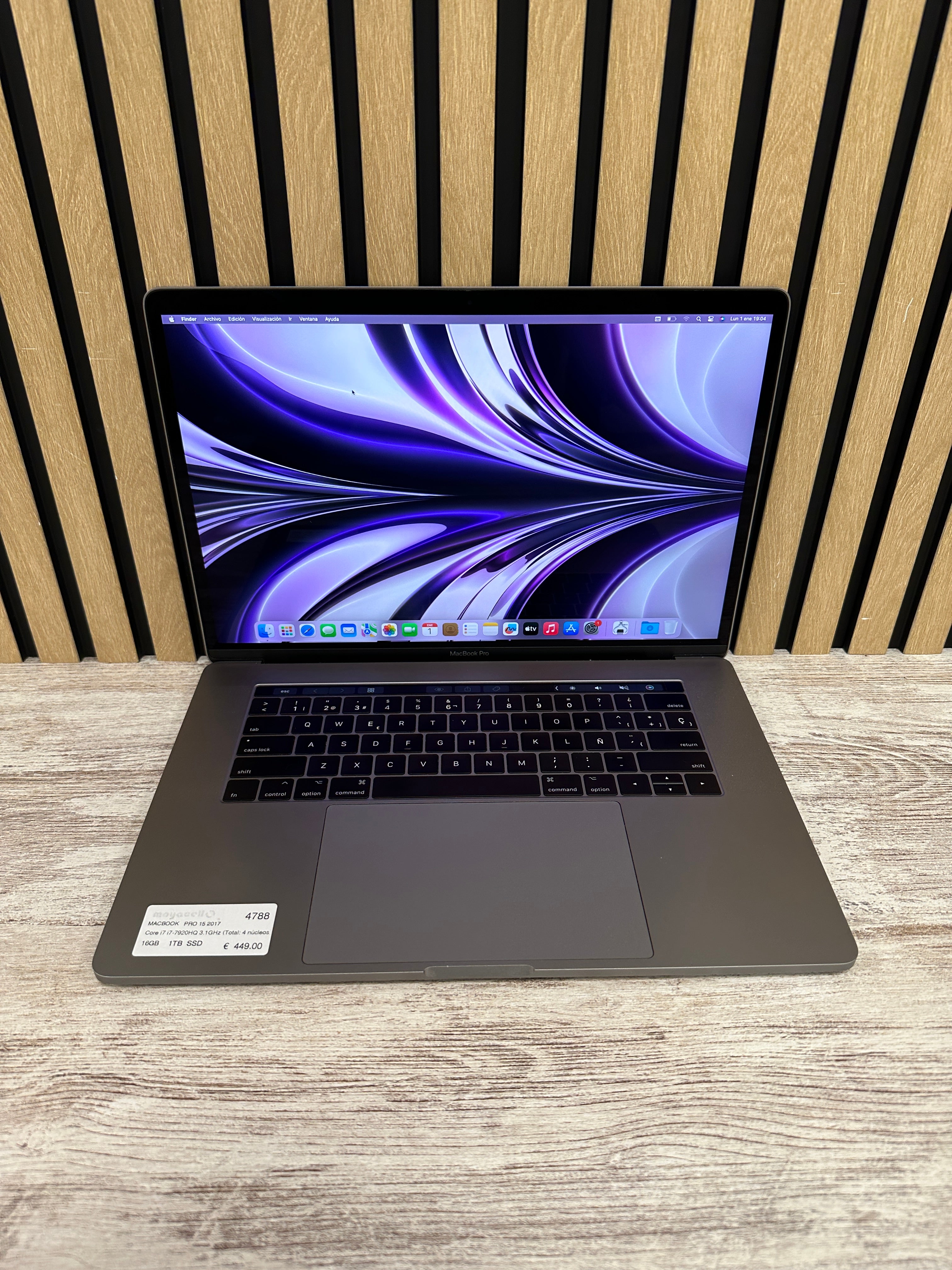 MacBook Pro 15" 2017 i7 16gb 1tb SSD