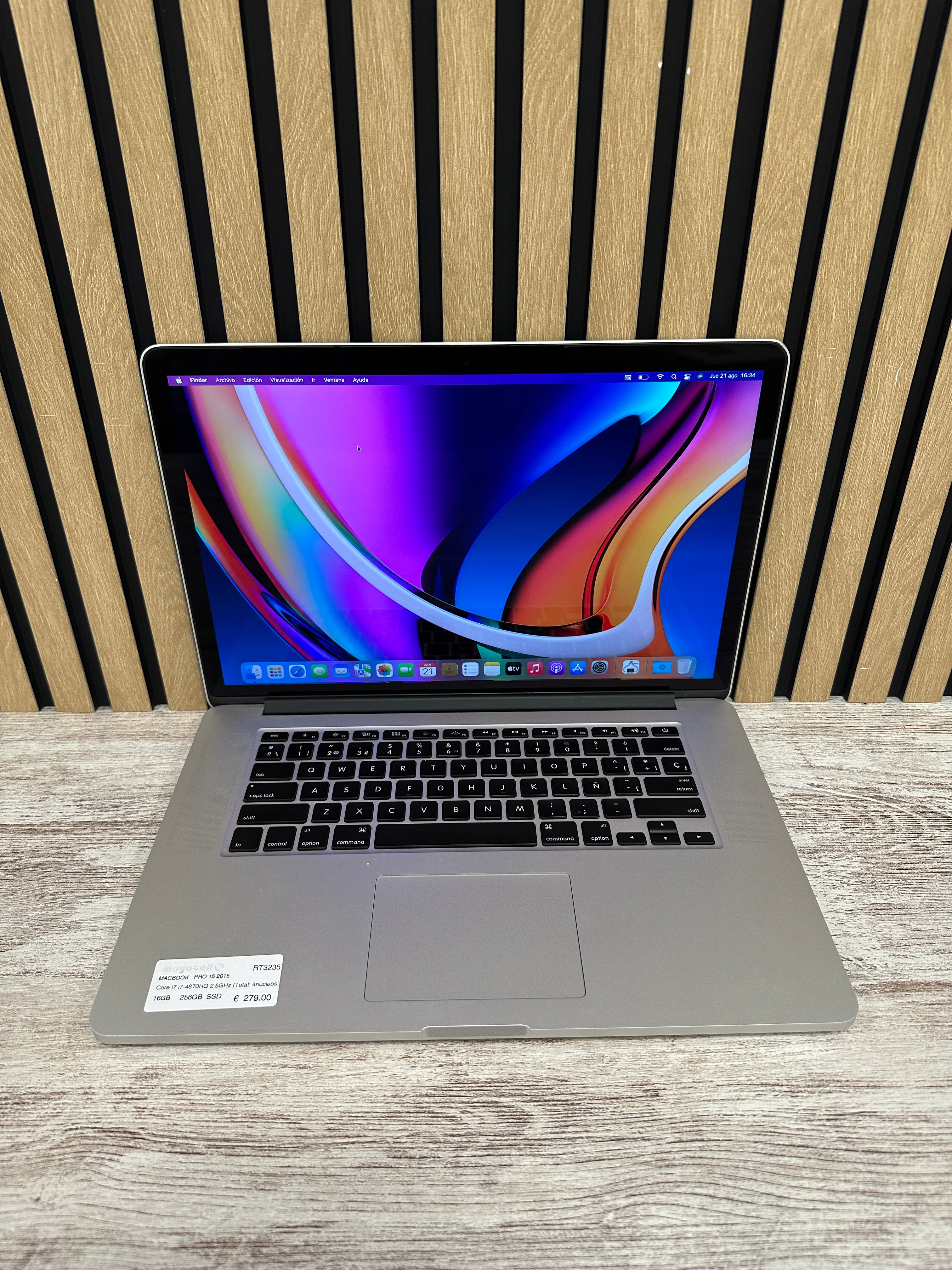MacBook Pro 15" 2015 i7 16gb 256gb SSD