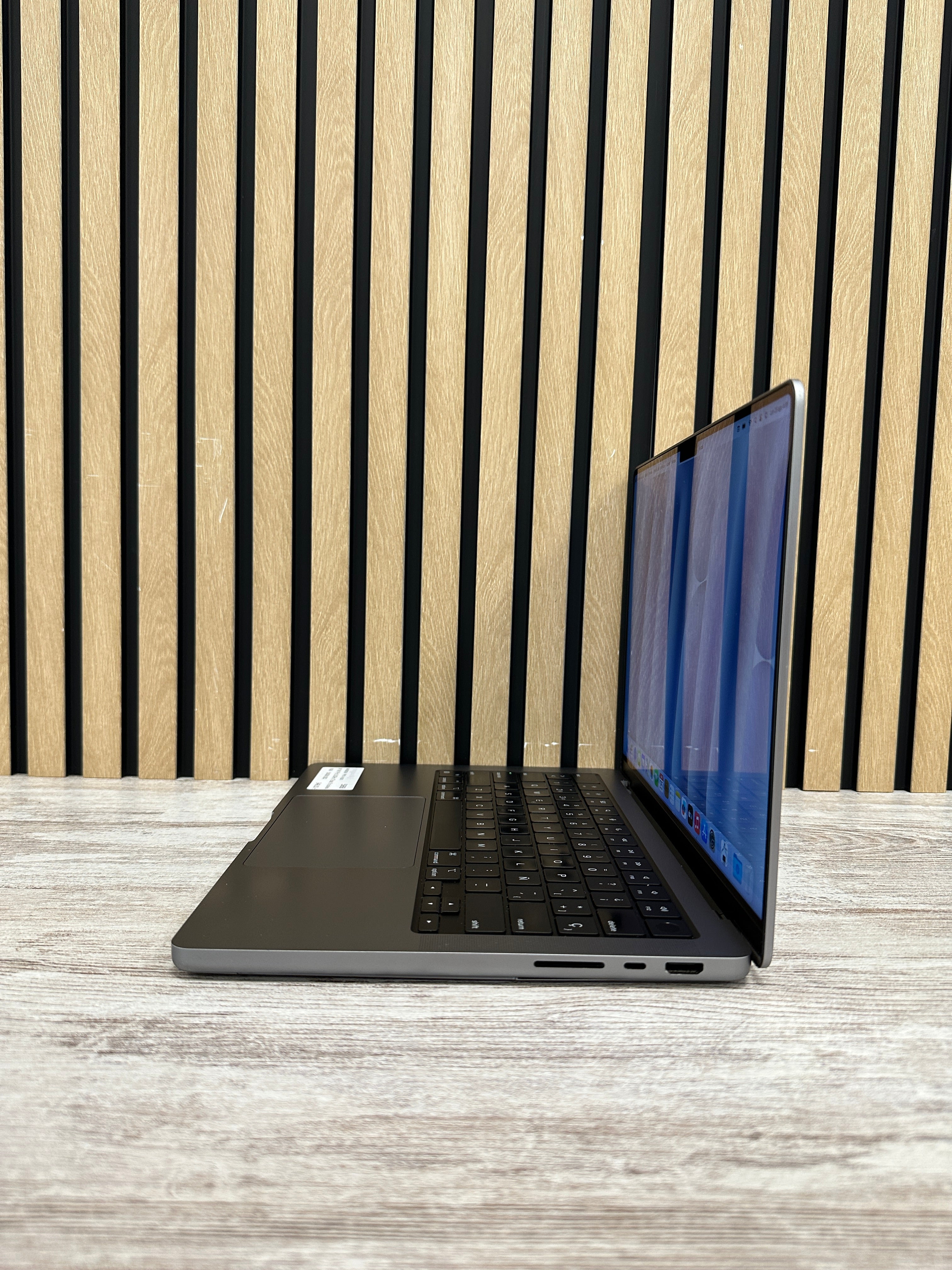 MacBook Pro 14" 2021 M1 PRO 16gb 500gb SSD