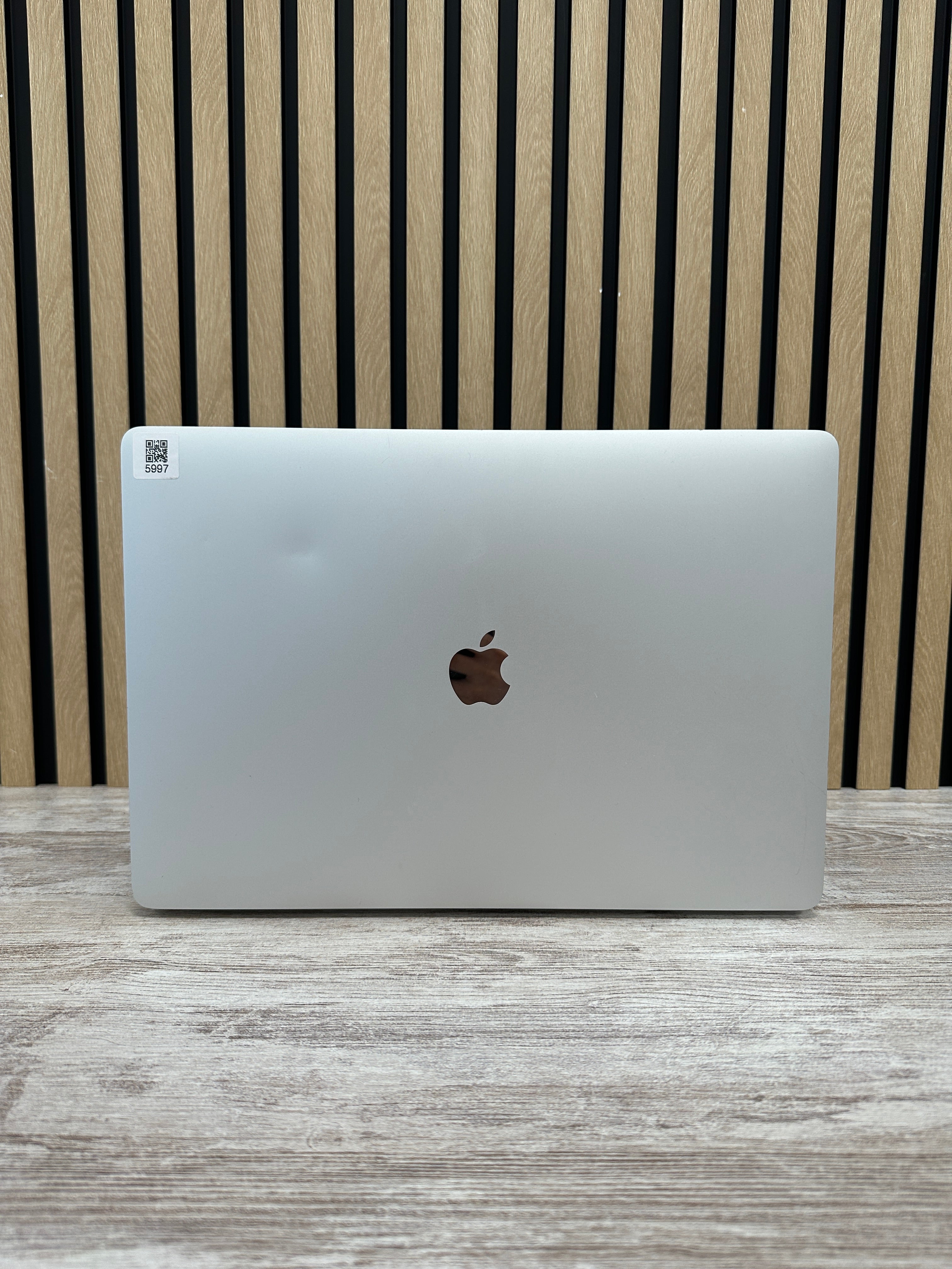 MacBook Pro 16" 2019 i7 16gb 500gb SSD