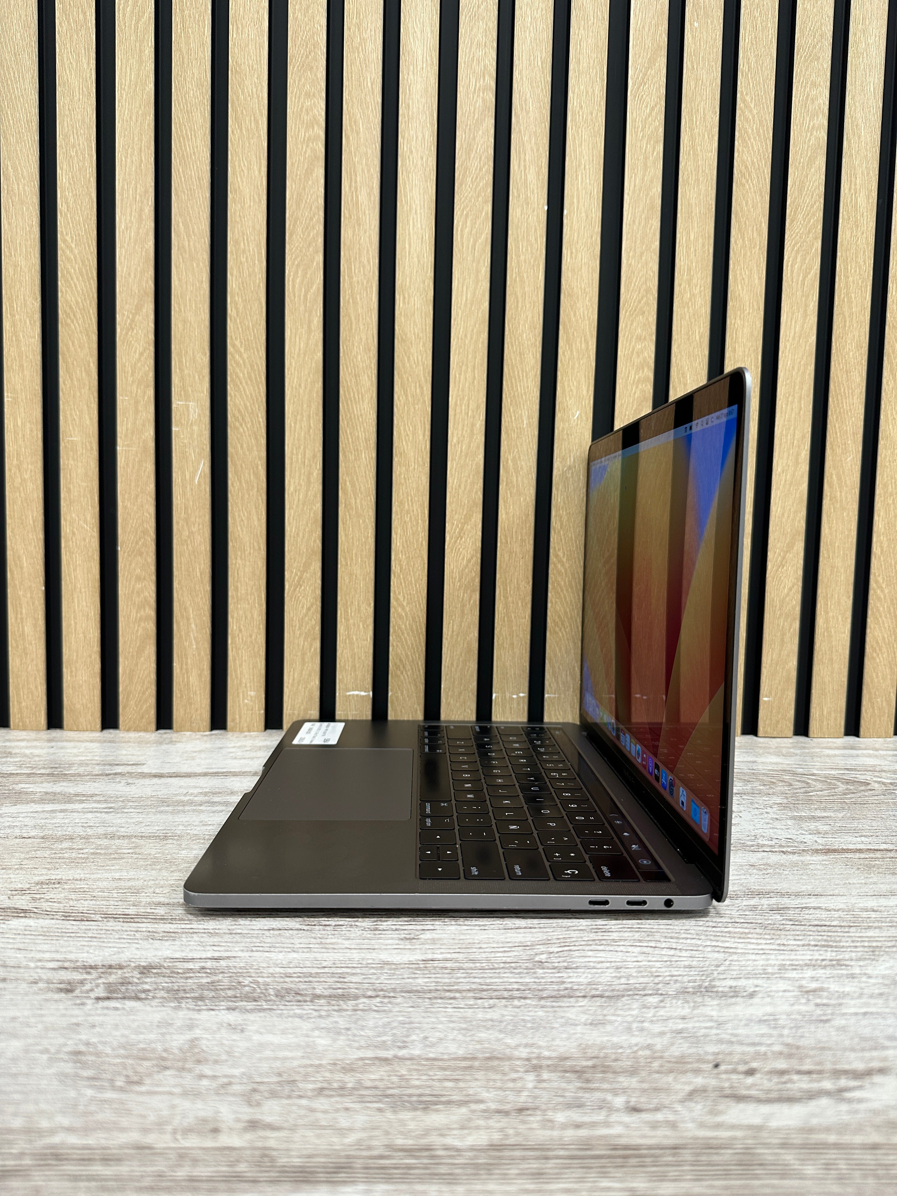 MacBook Pro 13" 2017 TB i5 16gb 256gb SSD
