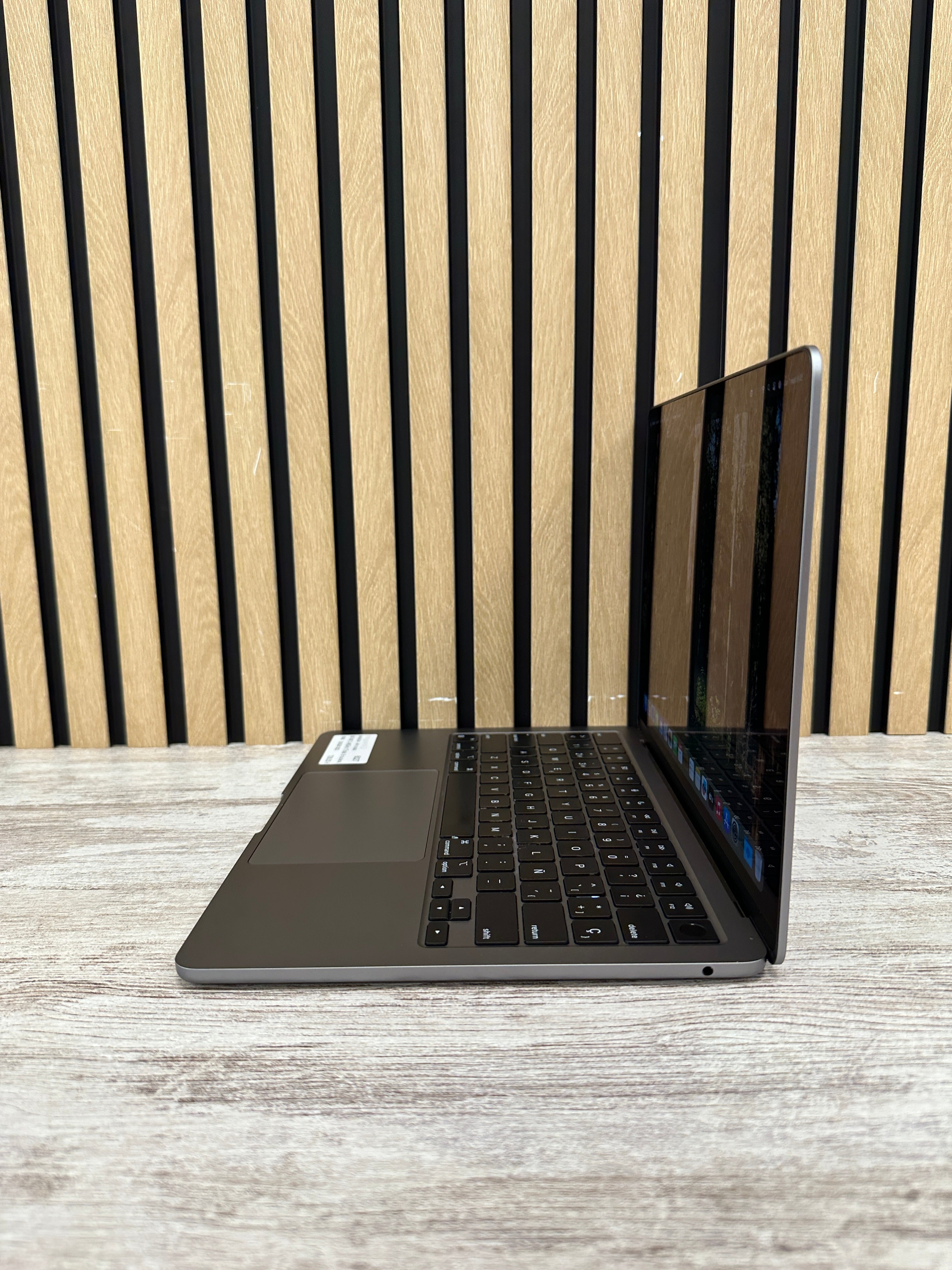 MacBook Air 13" 2022 M2 16gb 500gb SSD