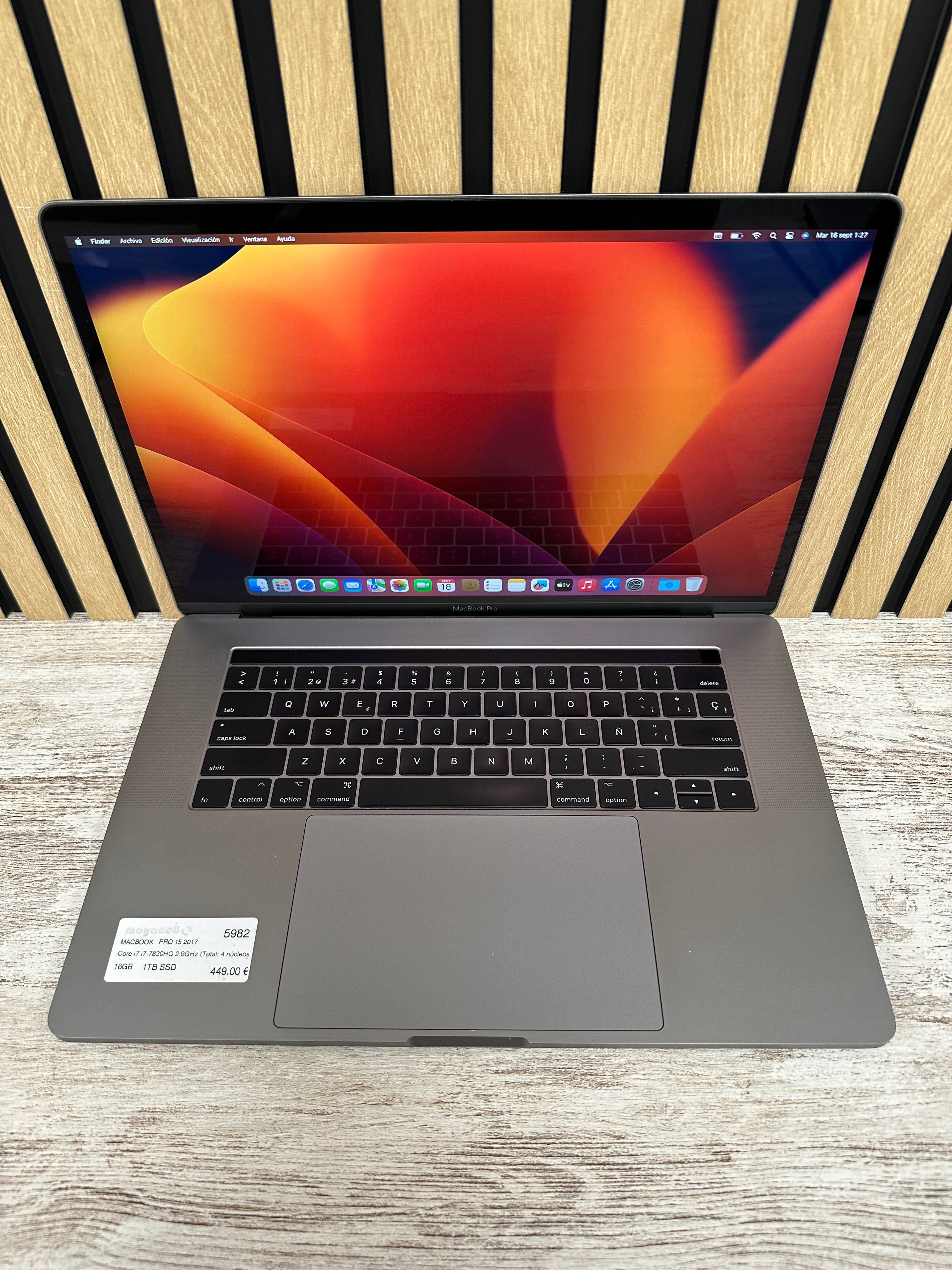 MacBook Pro 15" 2017 i7 16gb 1tb SSD