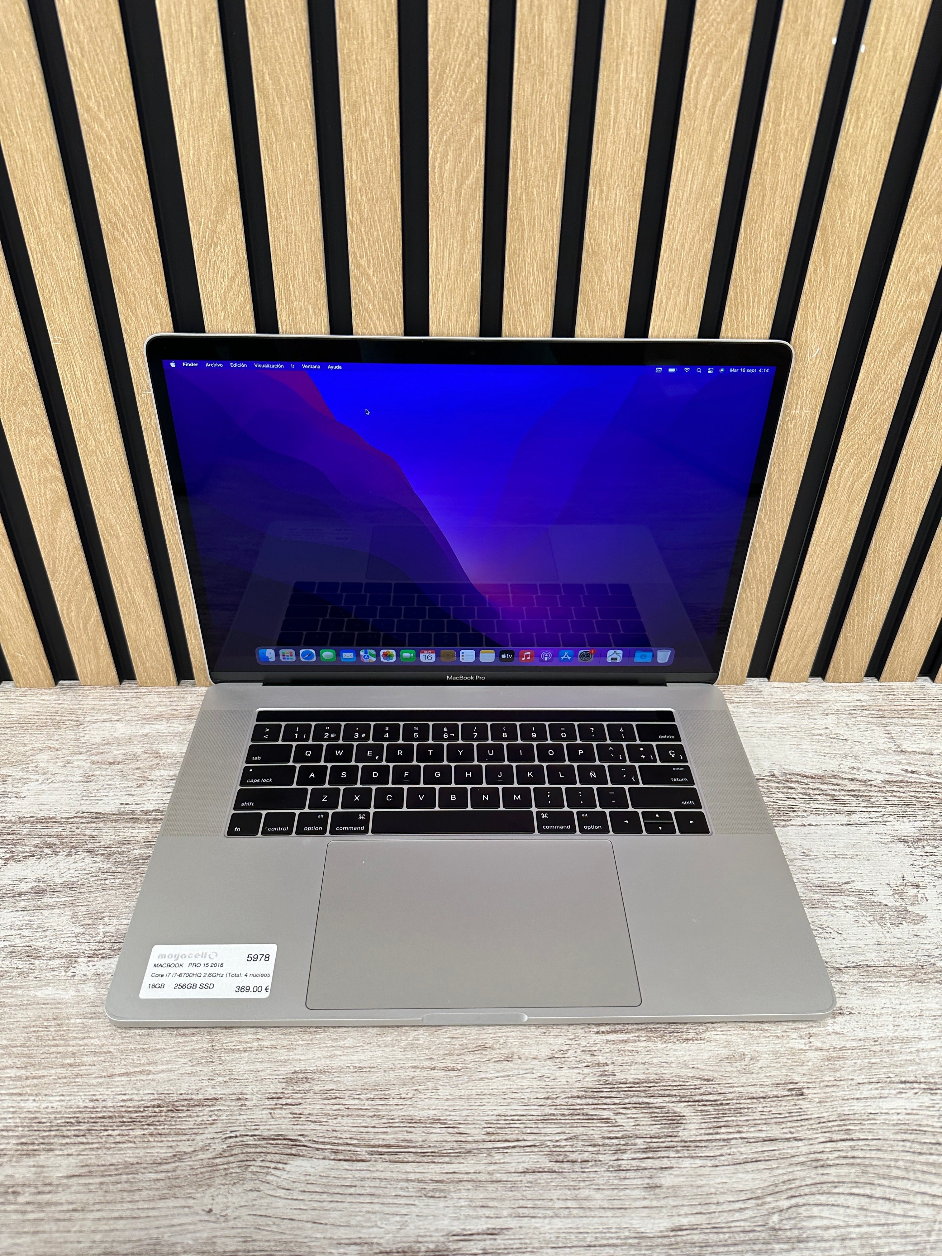 MacBook Pro 15" 2016 i7 16gb 256gb SSD