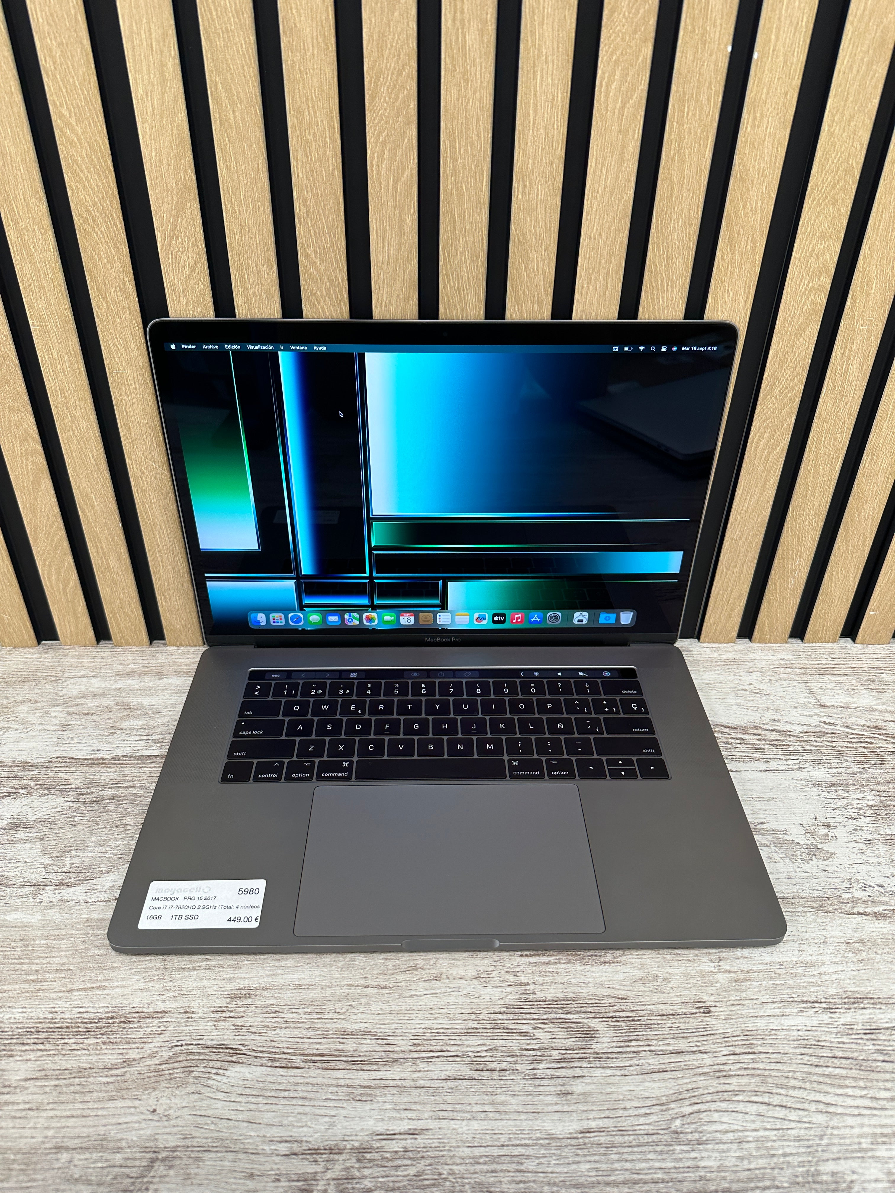 MacBook Pro 15" 2017 i7 16gb 1tb SSD