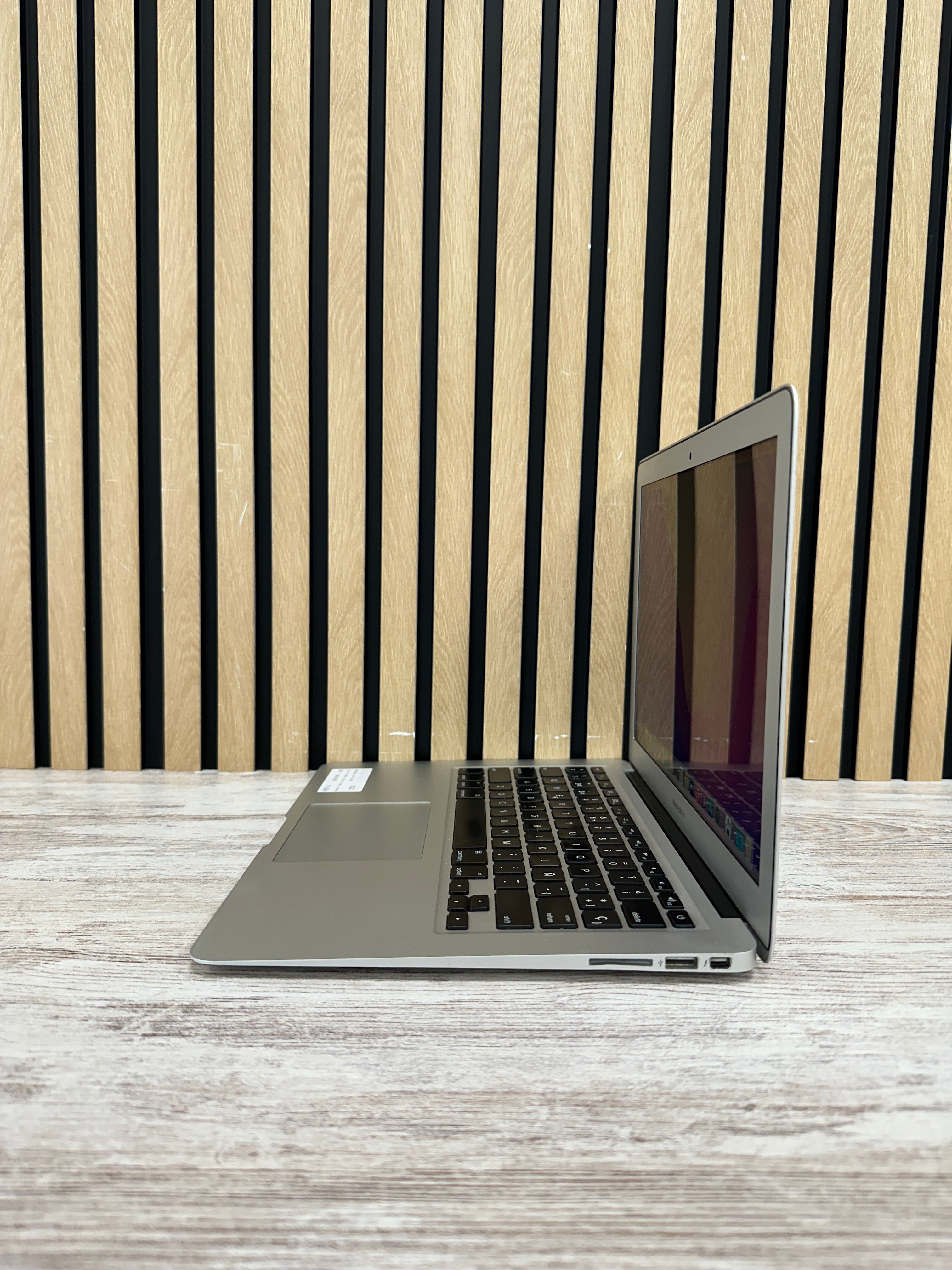 MacBook Air 13" 2015 i7 8gb 256gb SSD