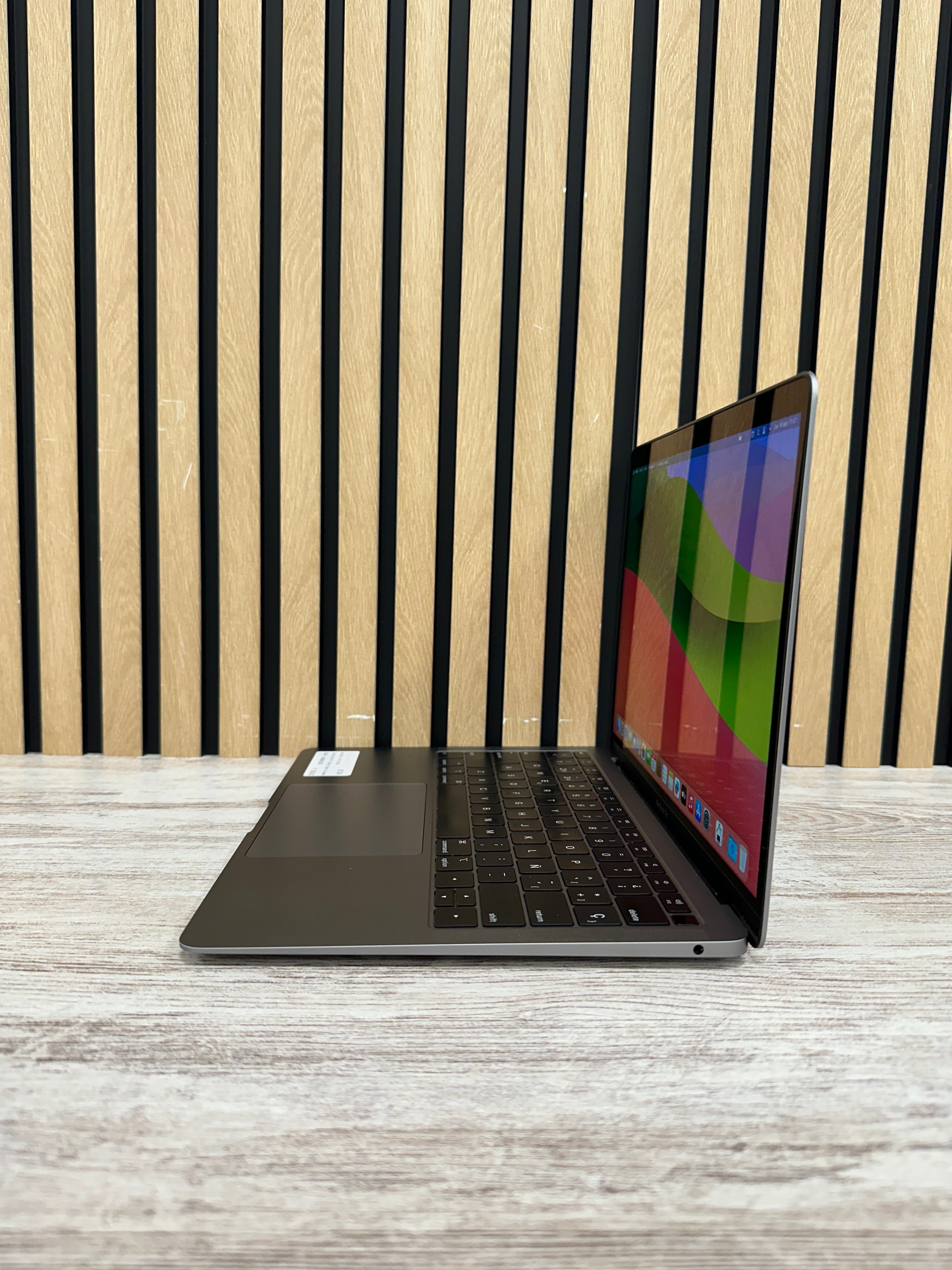 MacBook Air 13" 2019 i5 16gb 256gb SSD