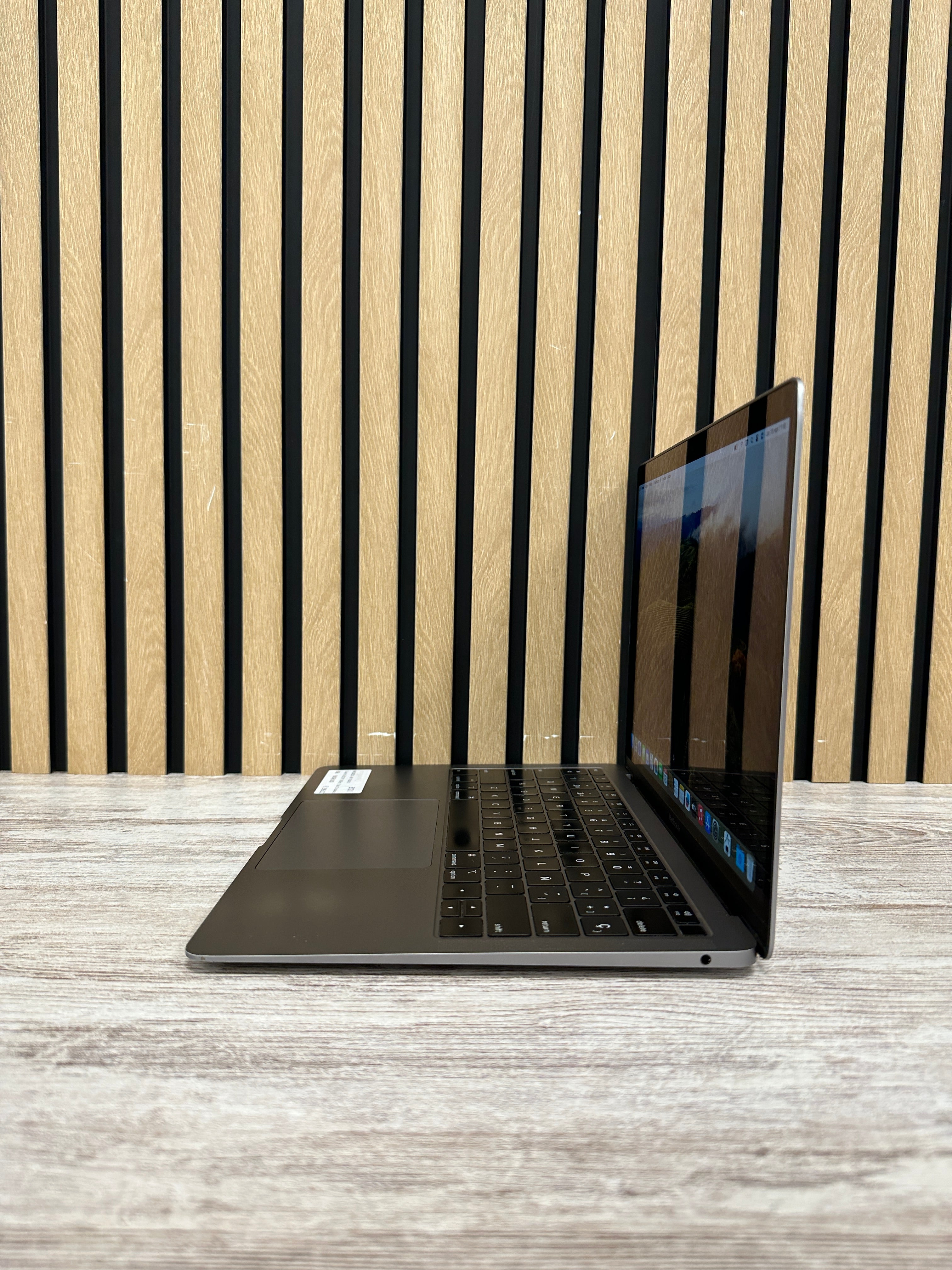 MacBook Air 13" 2018 i5 8gb 256gb SSD