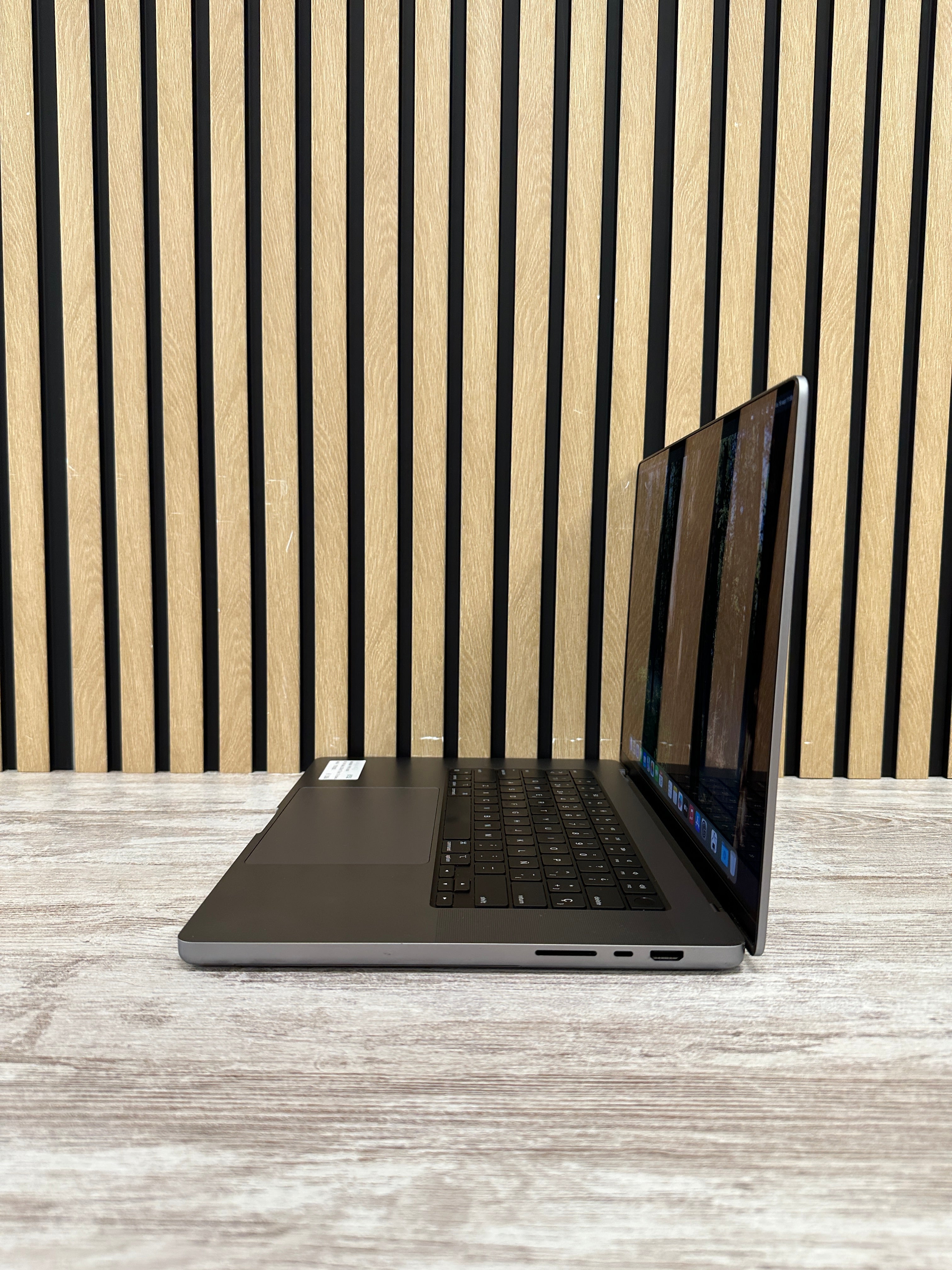 MacBook Pro 16" 2021 M1 MAX 64gb 1tb SSD