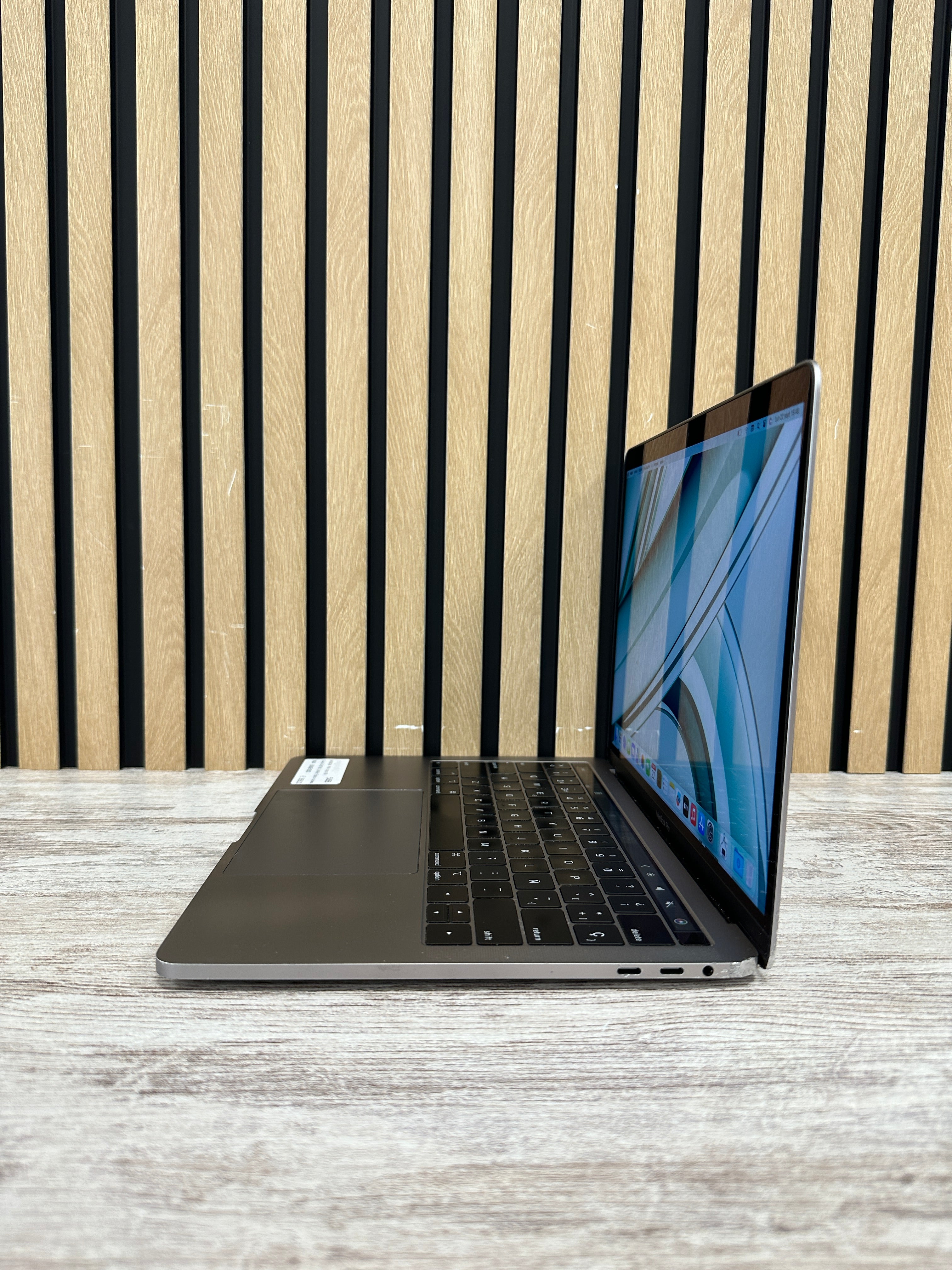 MacBook Pro 13" 2019 TB i5 16gb 500gb SSD