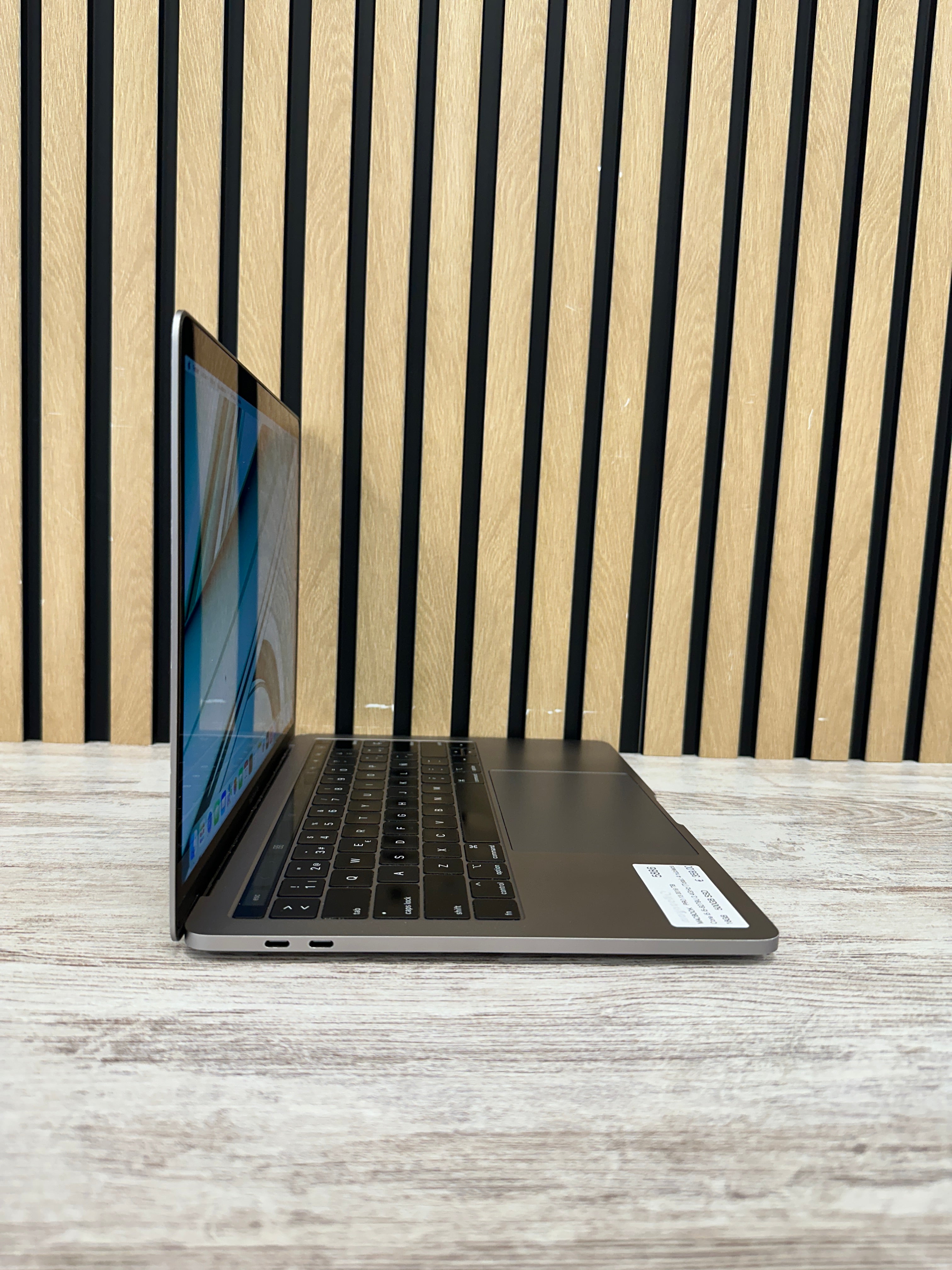 MacBook Pro 13" 2019 TB i5 16gb 500gb SSD