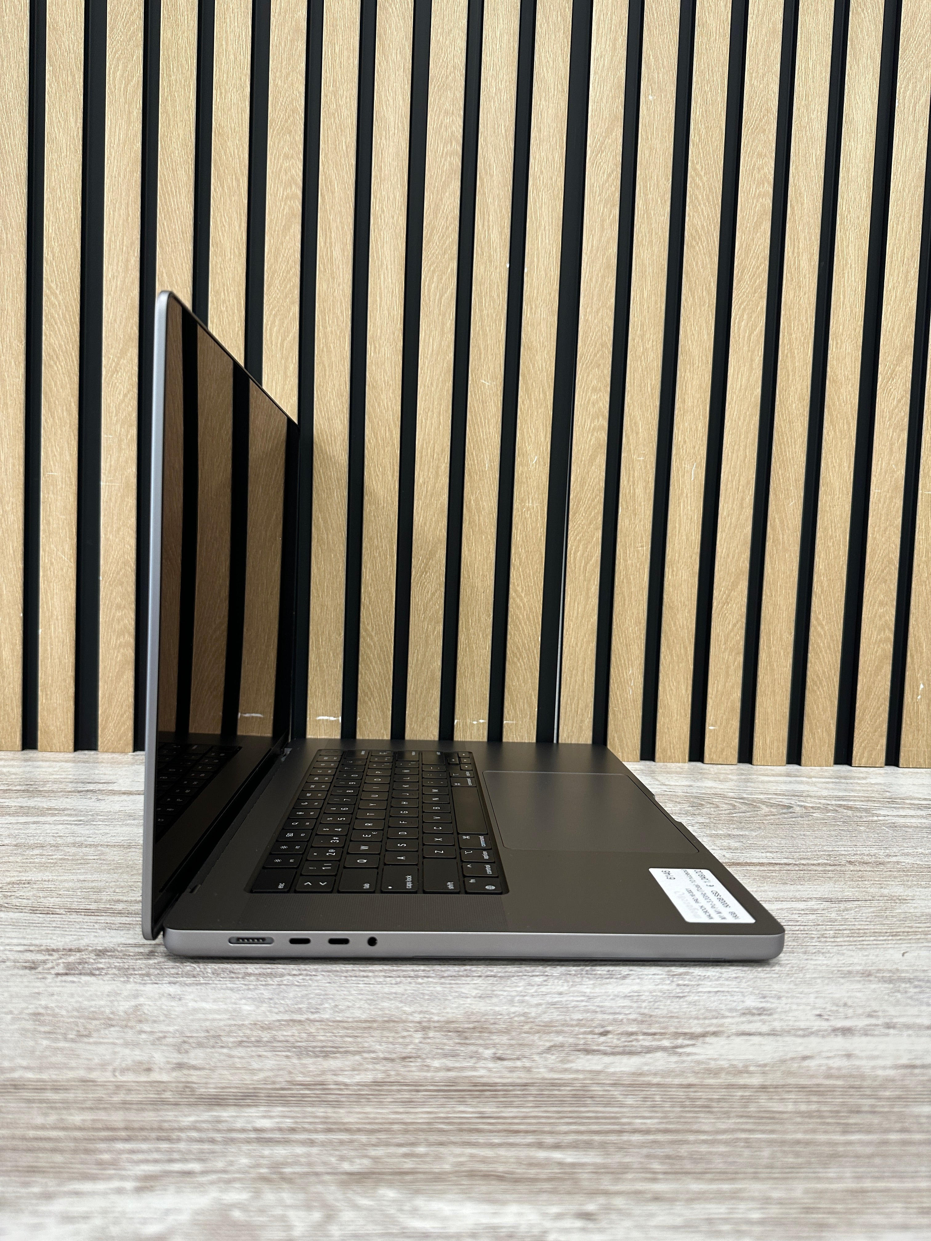MacBook Pro 16" 2021 M1 PRO 16gb 500gb SSD