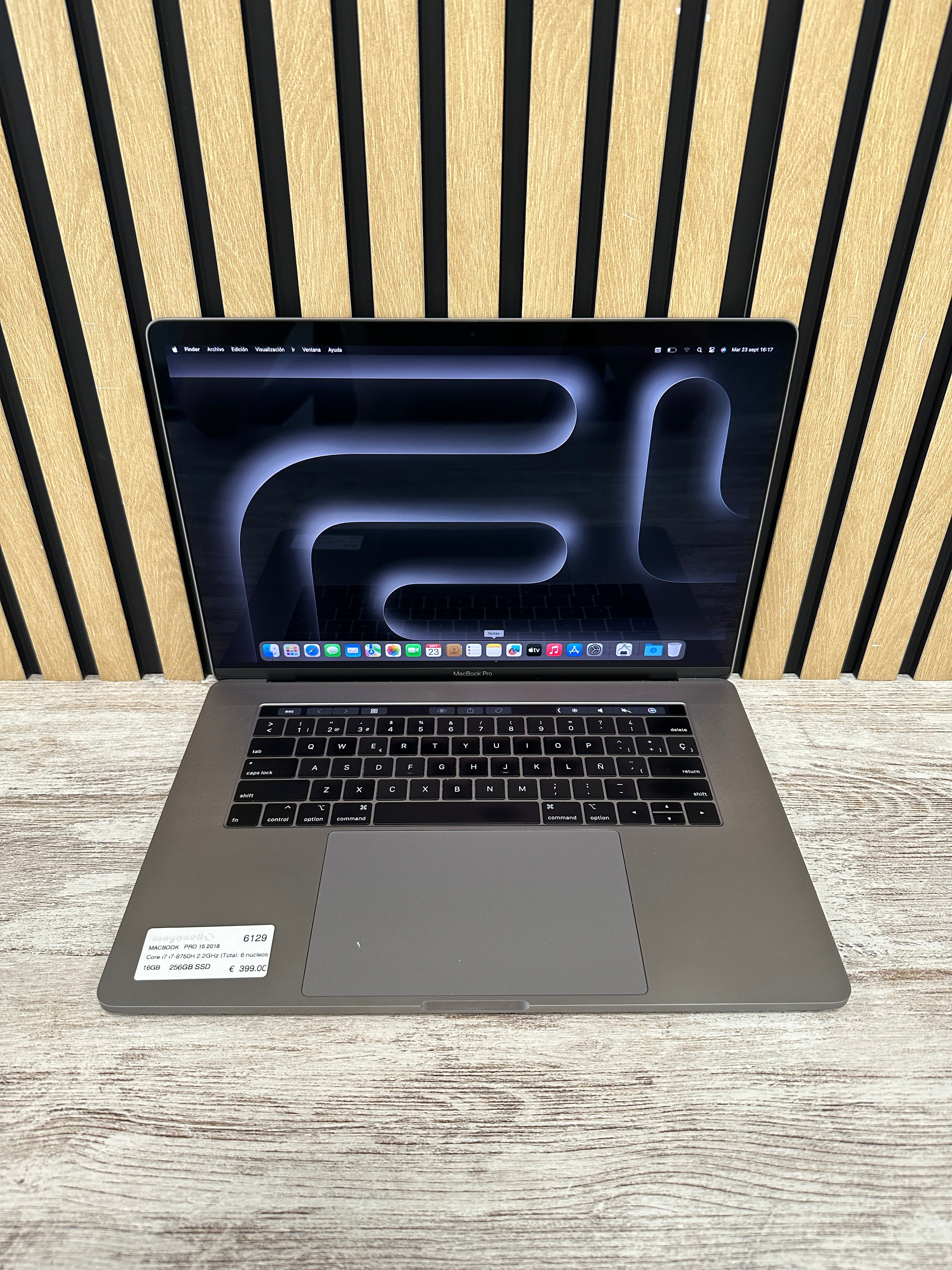 MacBook Pro 15" 2018 i7 16gb 256gb SSD