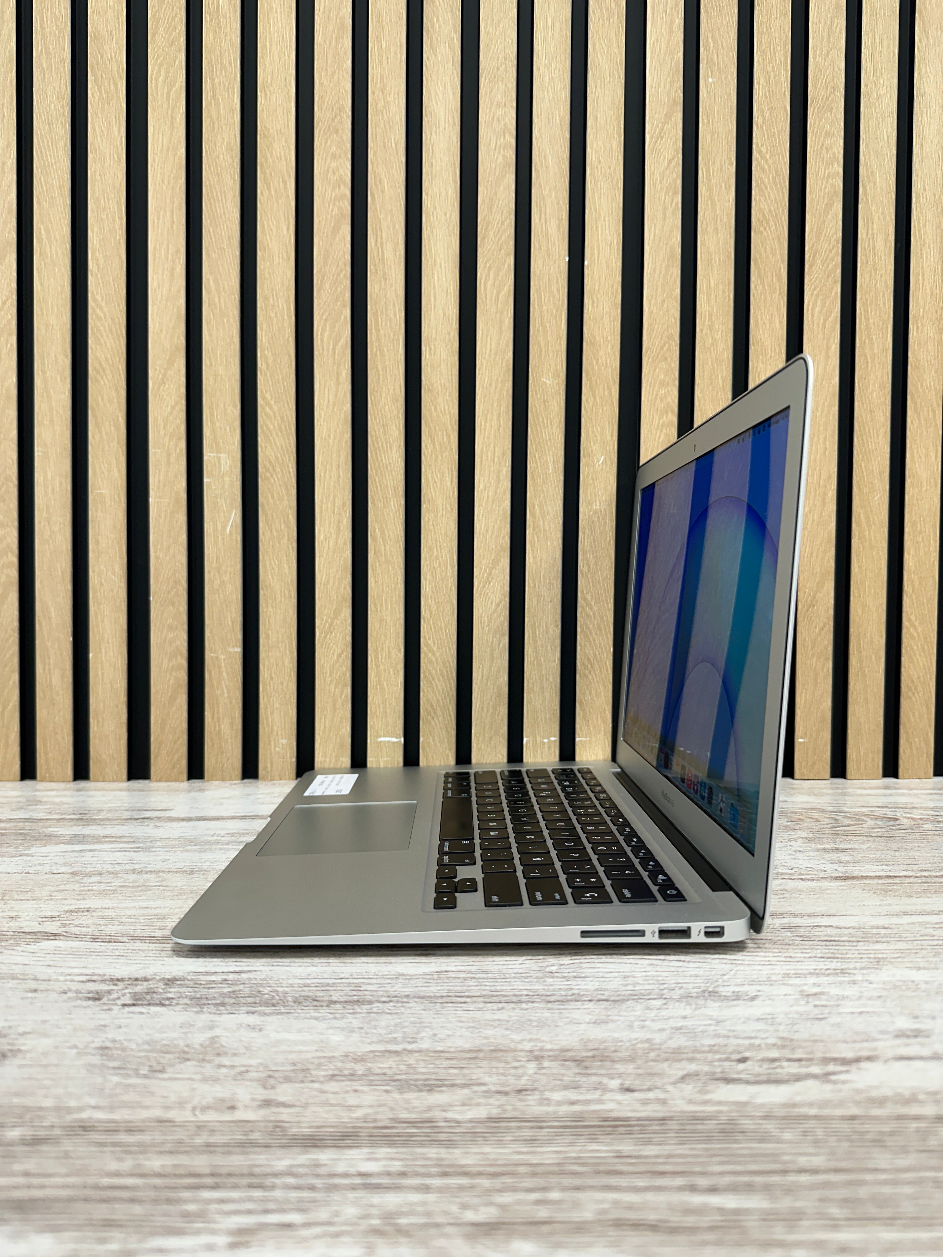 MacBook Air 13" 2017 i5 8gb 128gb SSD