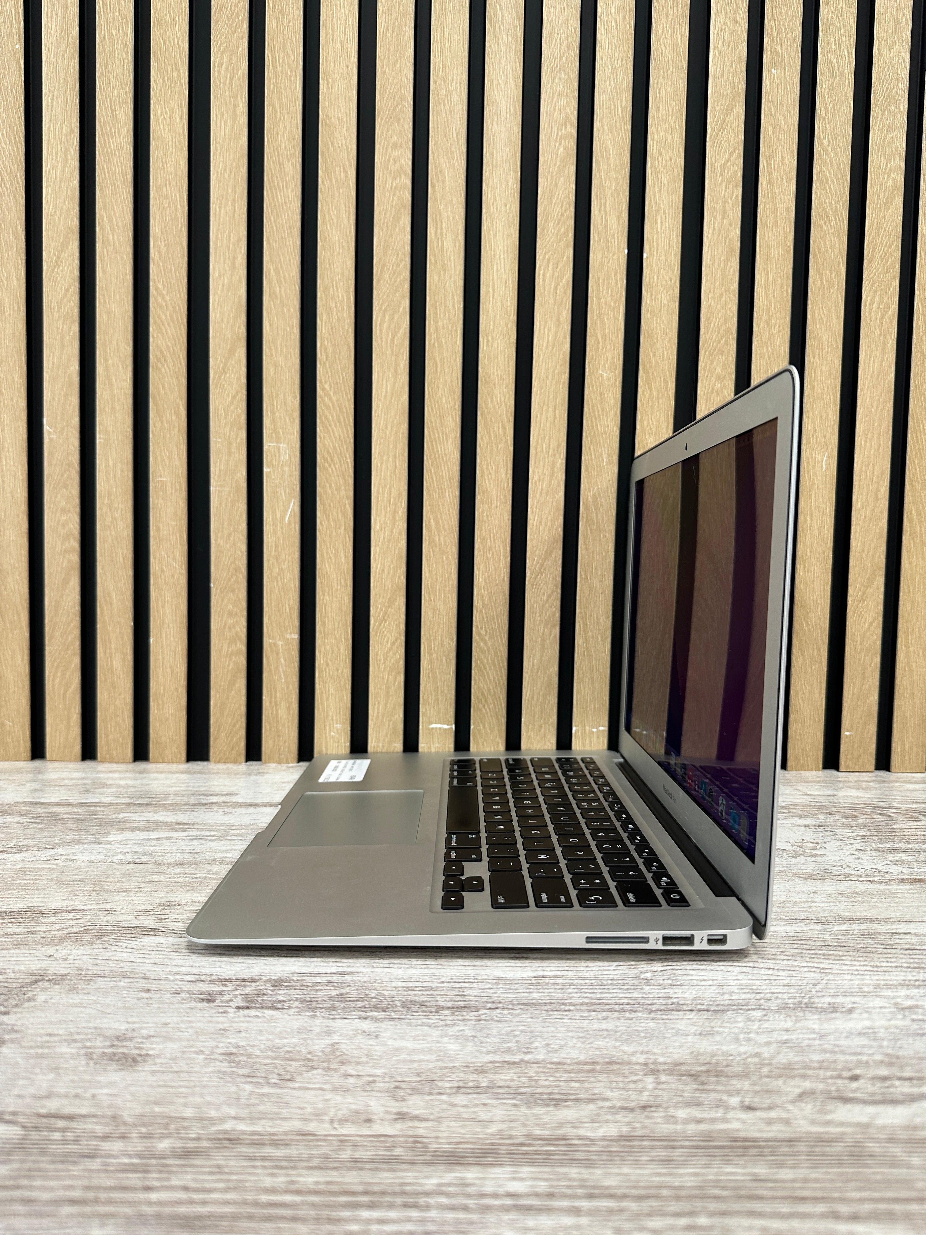 MacBook Air 13" 2017 i5 8gb 128gb SSD