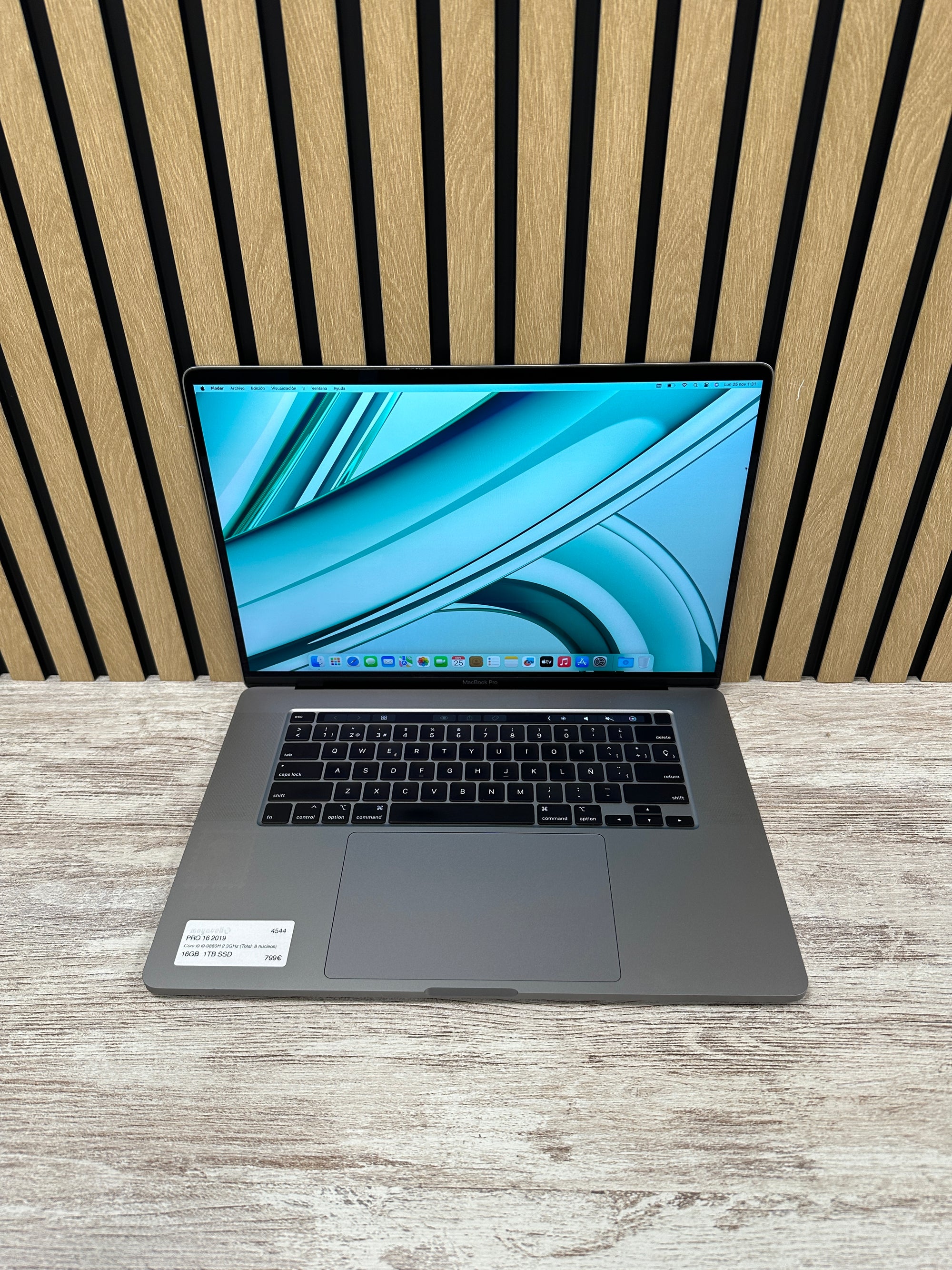 MacBook Pro 16" 2019 i9 16gb 1tb SSD