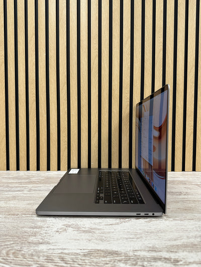 MacBook Pro 16" 2019 i9 16gb 1tb SSD