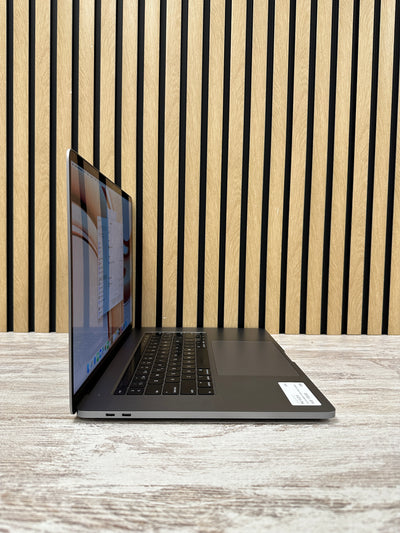 MacBook Pro 16" 2019 i9 16gb 1tb SSD