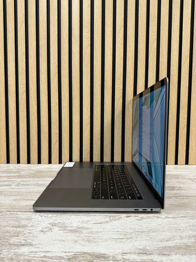 MacBook Pro 15" 2018 i9 32gb 500gb SSD