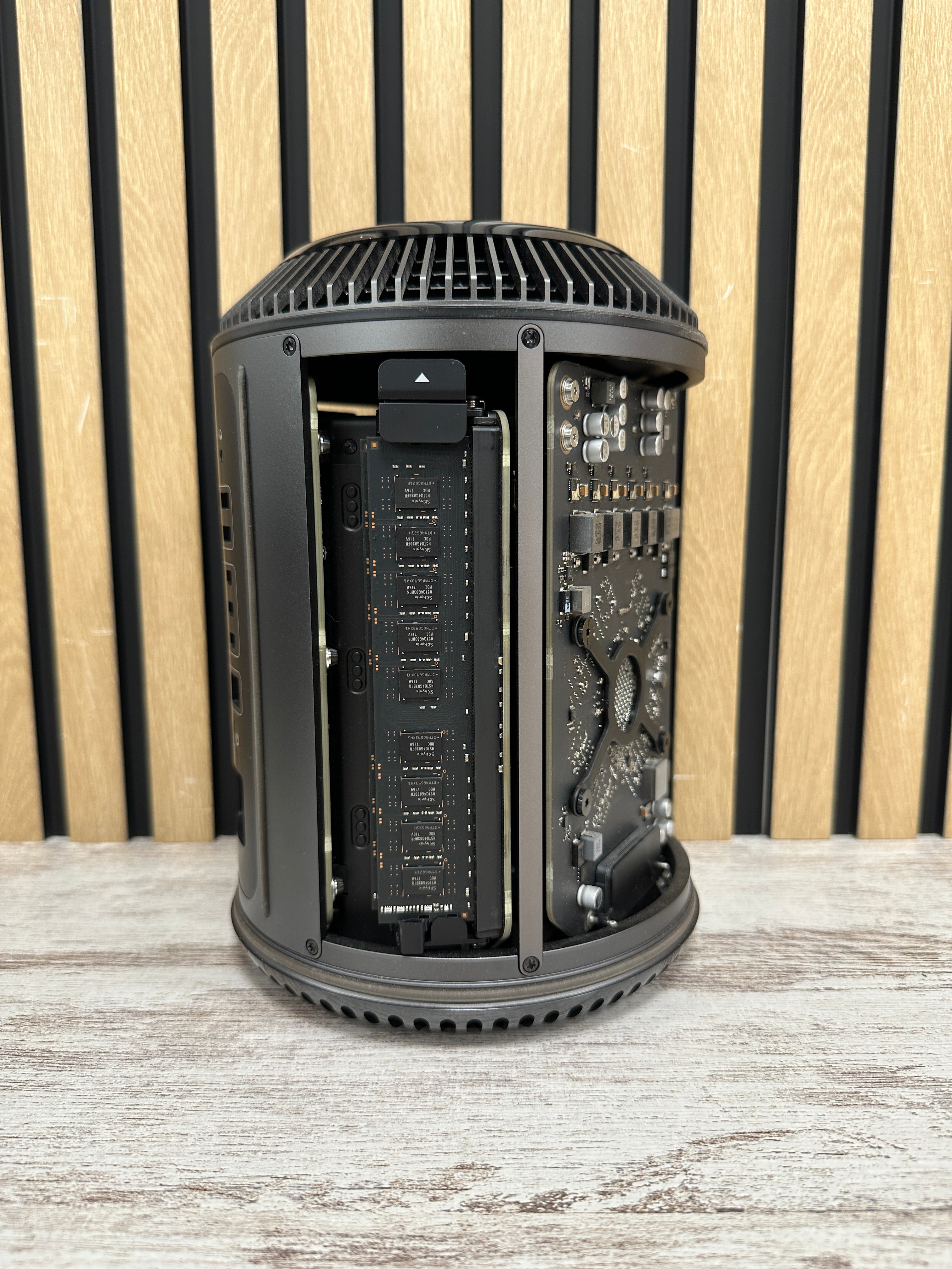Mac Pro 2013 D700 XEON E5 64gb 500gb SSD