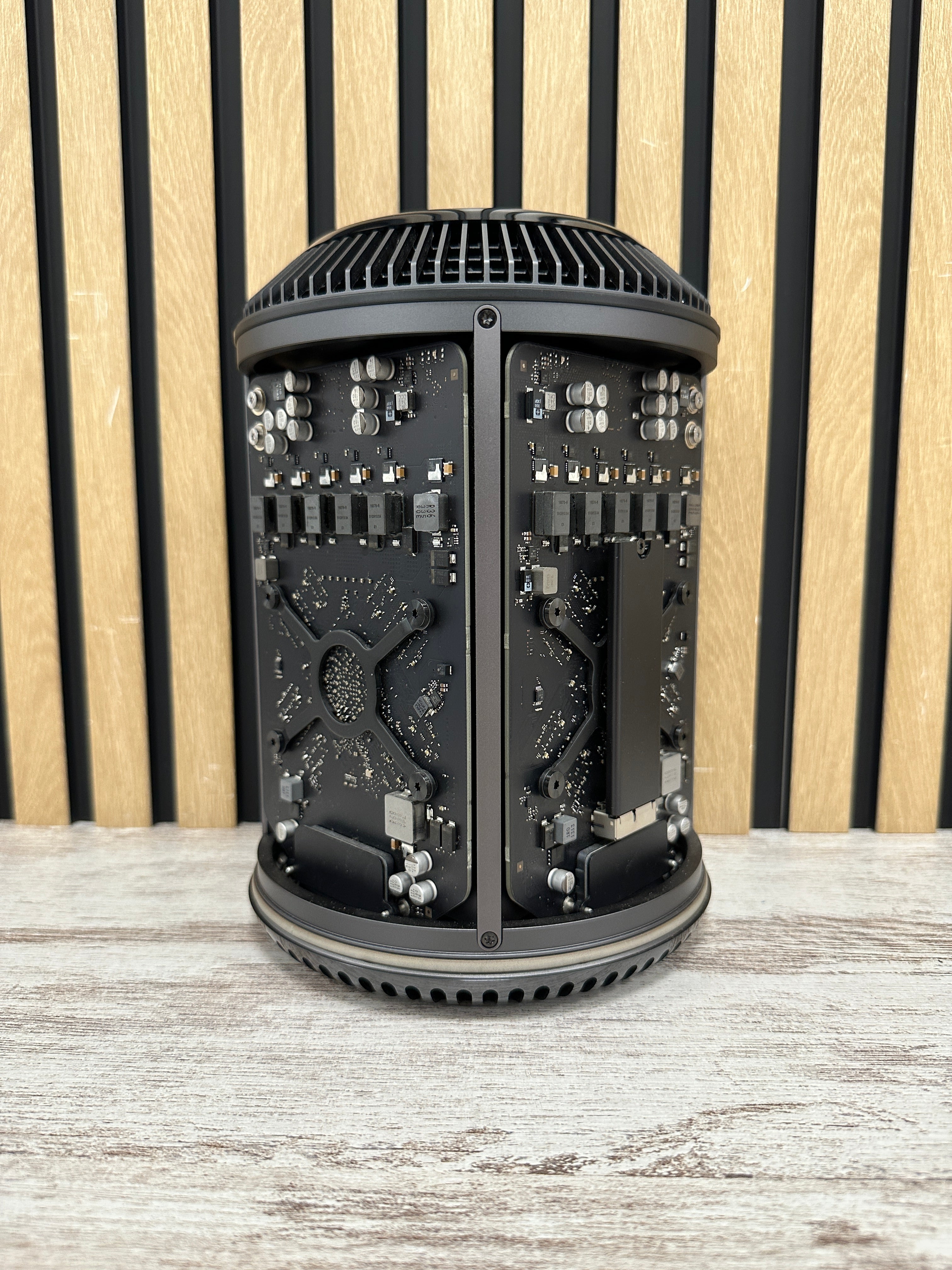Mac Pro 2013 D300 XEON E5 64gb 500gb SSD