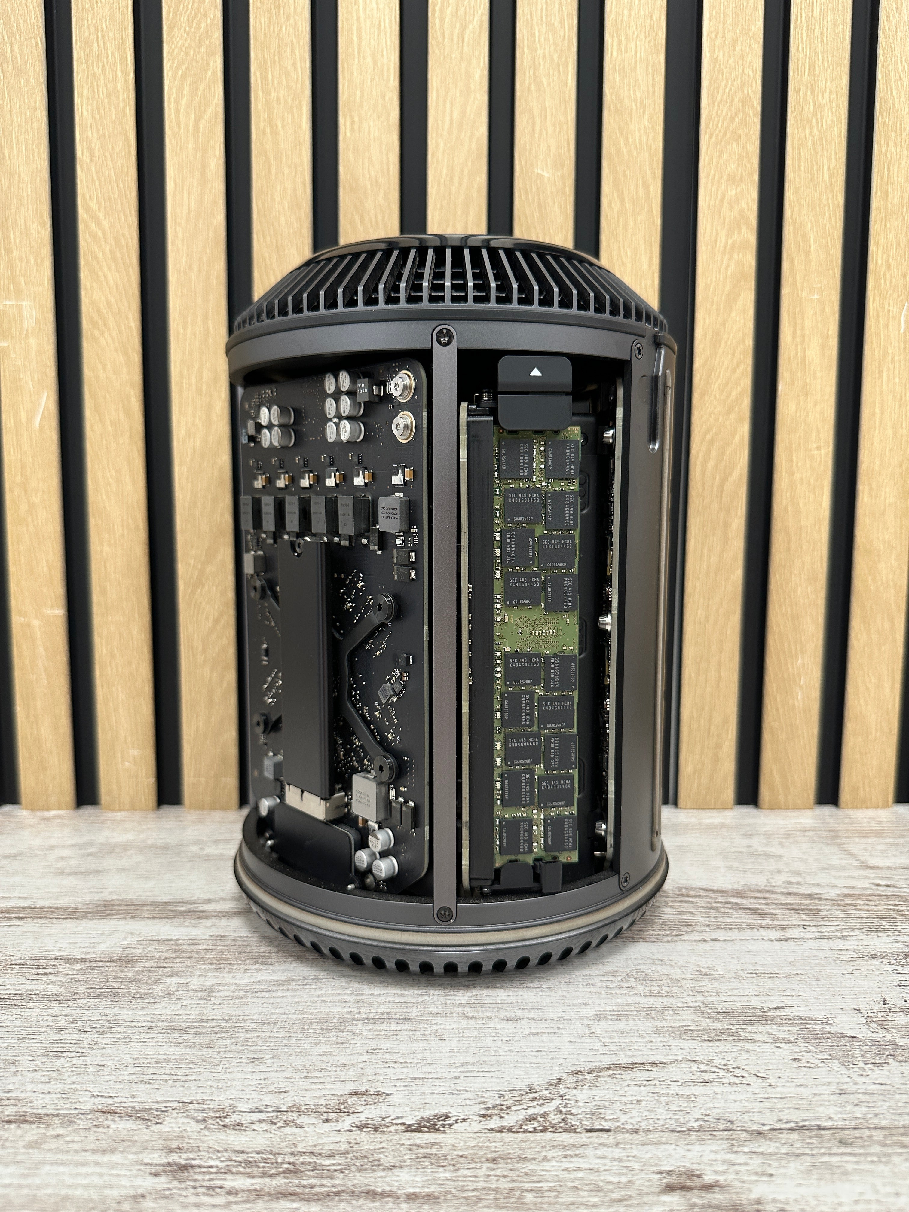 Mac Pro 2013 D300 XEON E5 64gb 500gb SSD