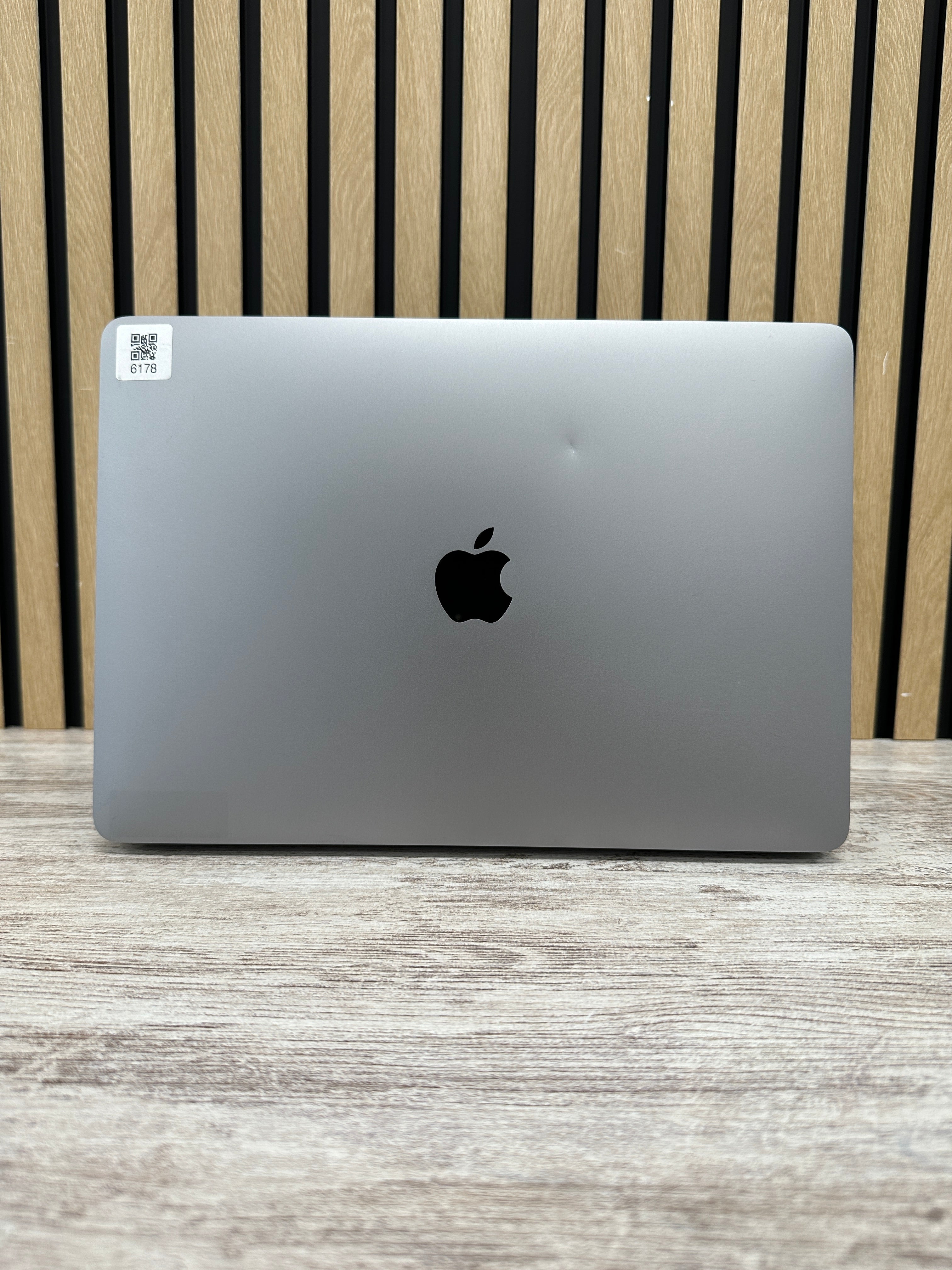 MacBook Air 13" 2019 i5 8gb 256gb SSD