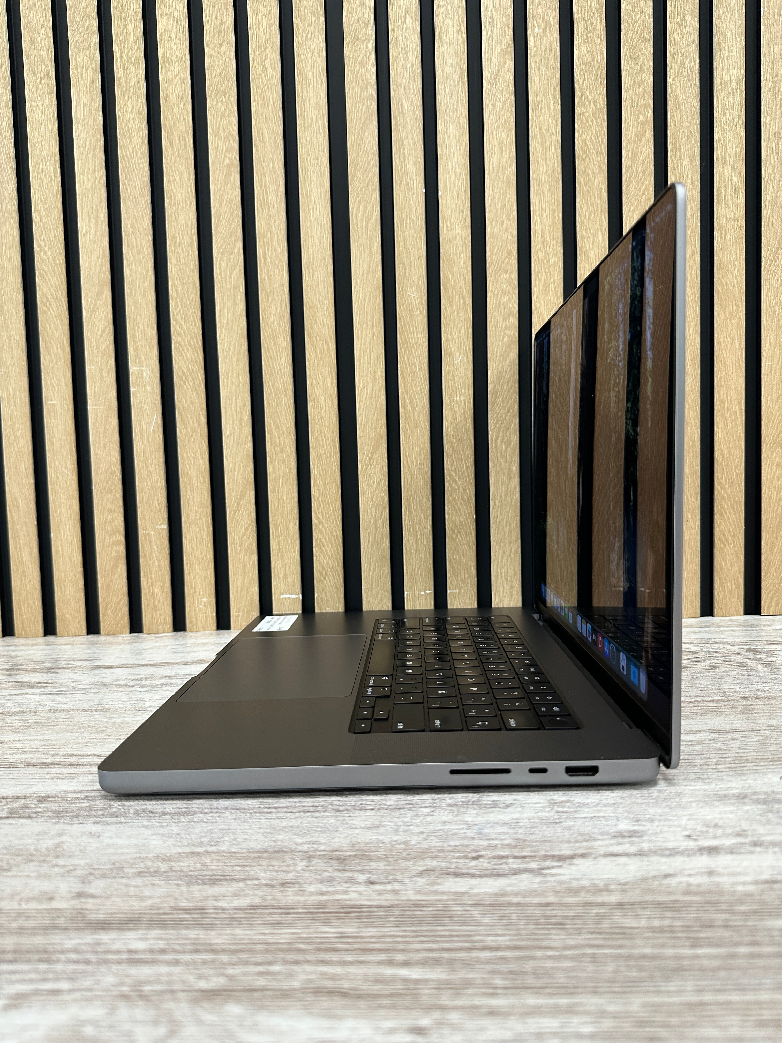 MacBook Pro 16" 2021 M1 PRO 32gb 1tb SSD