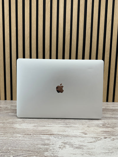 MacBook Pro 15" 2019 i7 16gb 500gb SSD