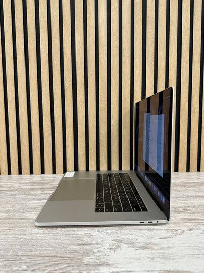 MacBook Pro 15" 2018 i9 32gb 1tb SSD