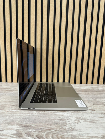 MacBook Pro 15" 2018 i9 32gb 1tb SSD