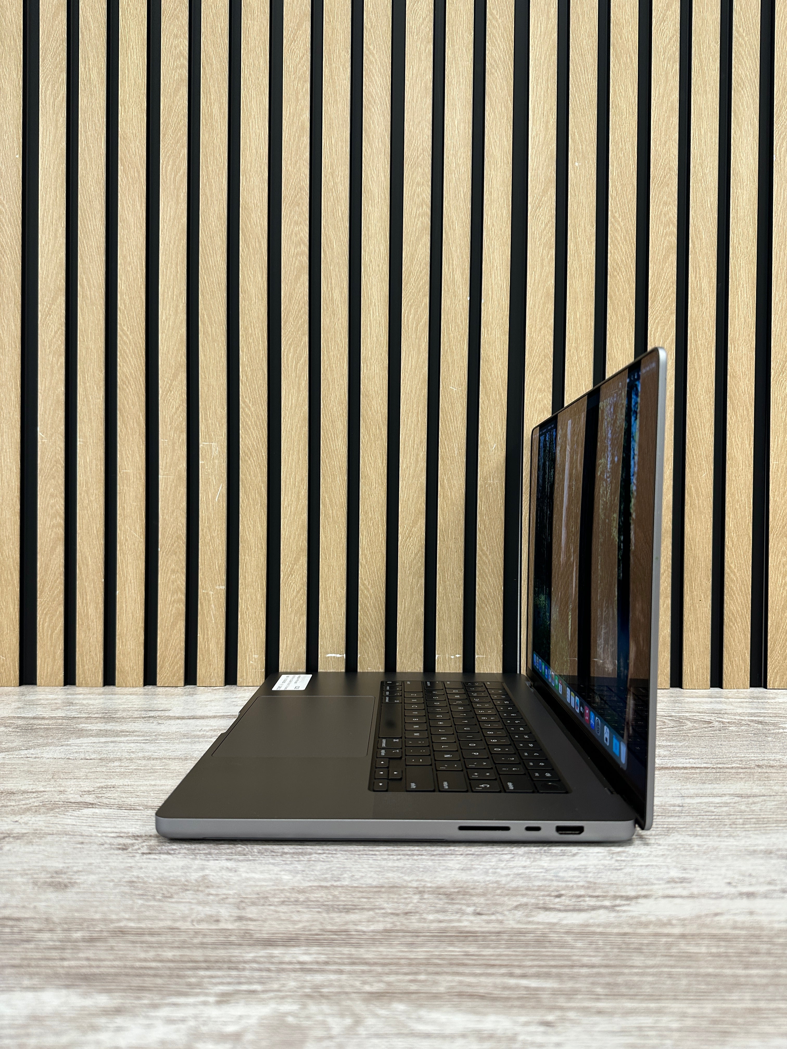 MacBook Pro 16" 2021 M1 PRO 16gb 512gb SSD