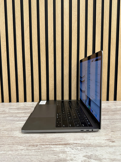 MacBook Pro 13" 2018 TB i7 16gb 1tb SSD