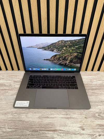 MacBook Pro 15" 2018 i7 16gb 512gb SSD