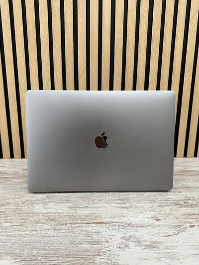 MacBook Pro 15" 2018 i7 16gb 512gb SSD