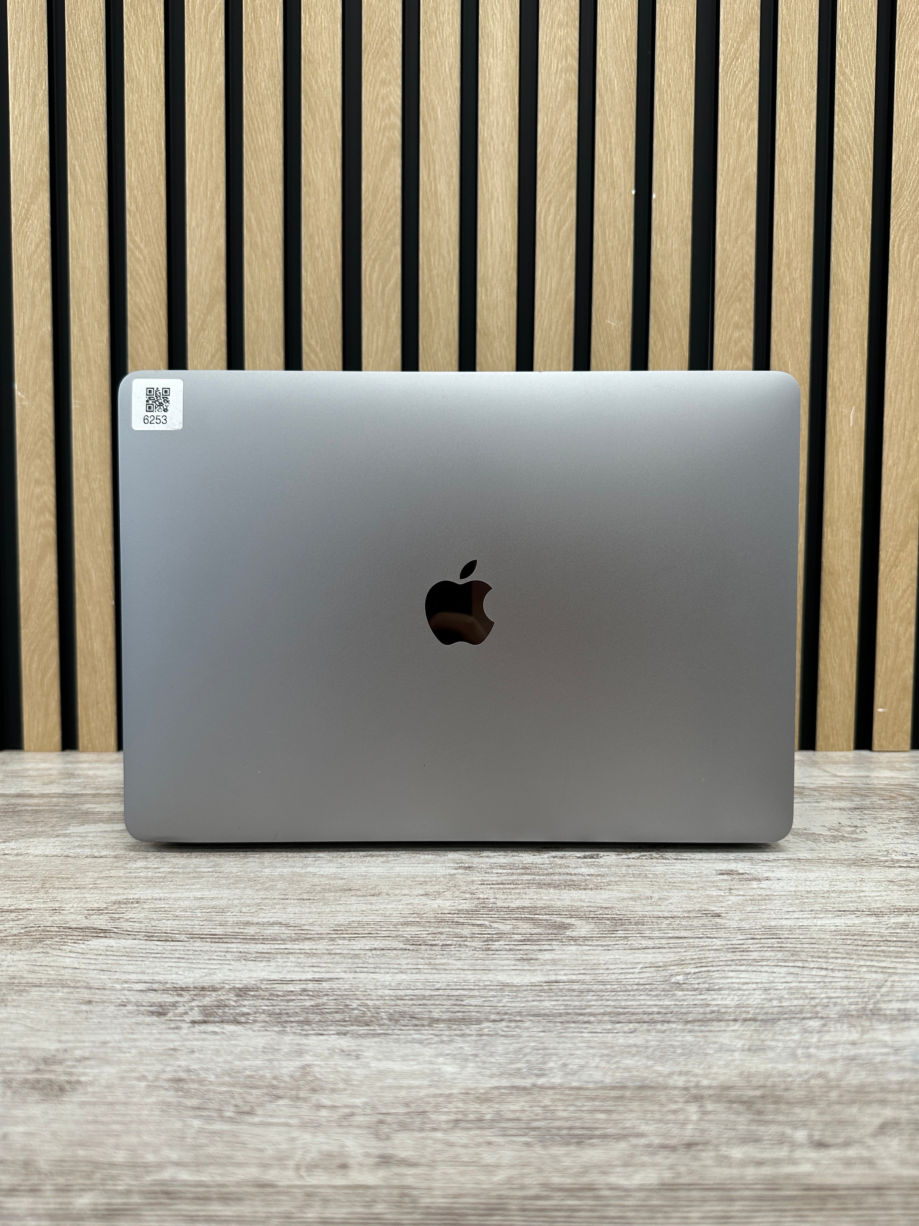 MacBook Pro 13" 2020 M1 8gb 256gb SSD