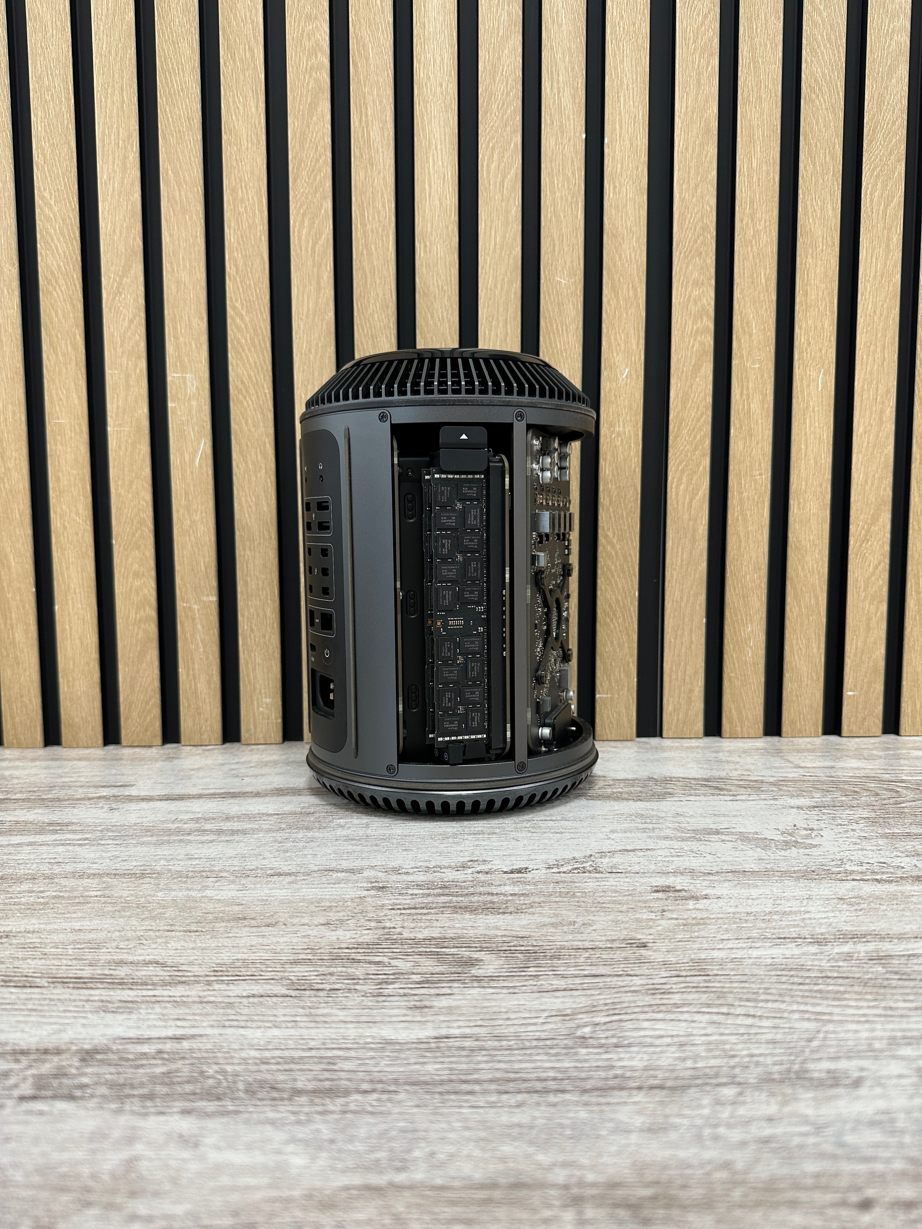 Mac Pro 2013 D500 XEON E5 64gb 1tb SSD