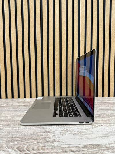 MacBook Pro 15" 2015 i7 16gb 500gb SSD