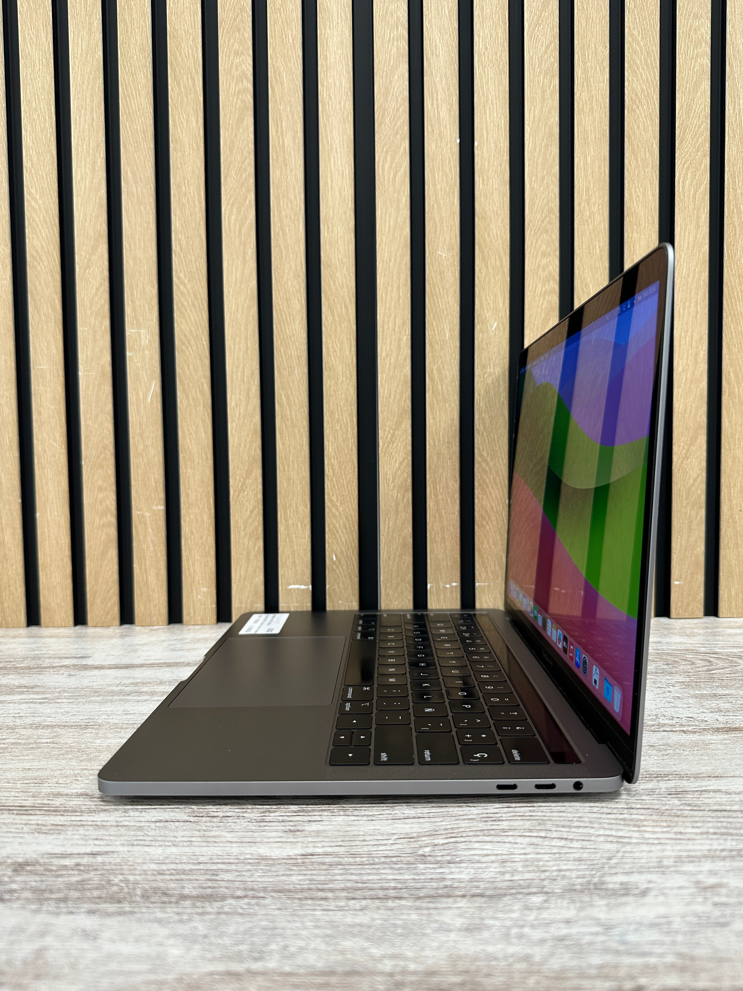 MacBook Pro 13" 2019 i5 16gb 1tb SSD
