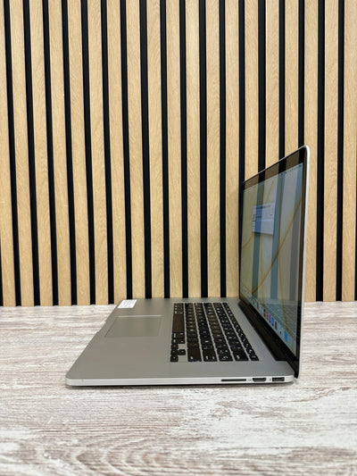 MacBook Pro 15" 2015 i7 16gb 500gb SSD